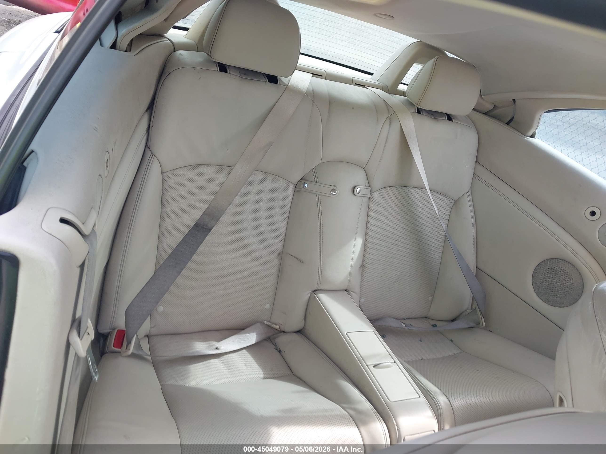 LEXUS IS image 8