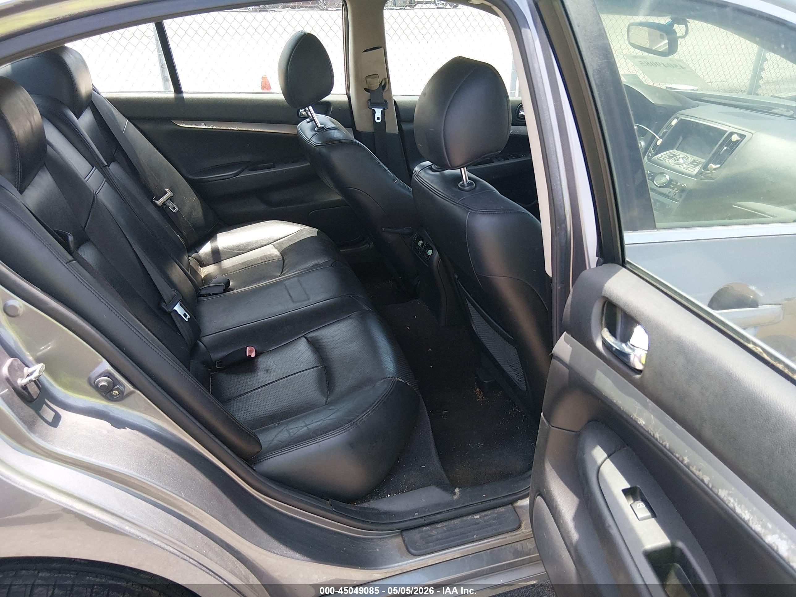 INFINITI G37X image 8