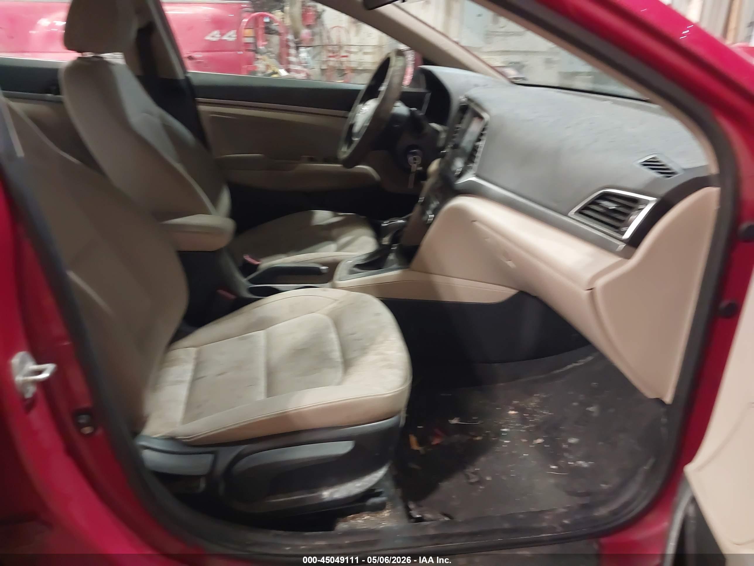 HYUNDAI ELANTRA image 5