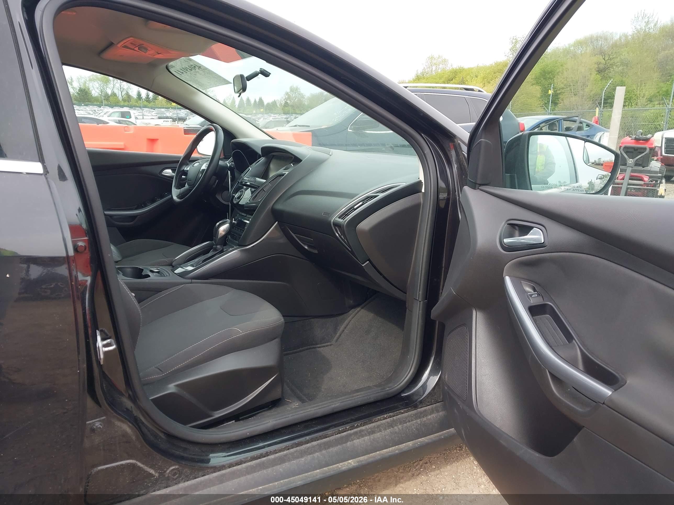 FORD FOCUS image 5