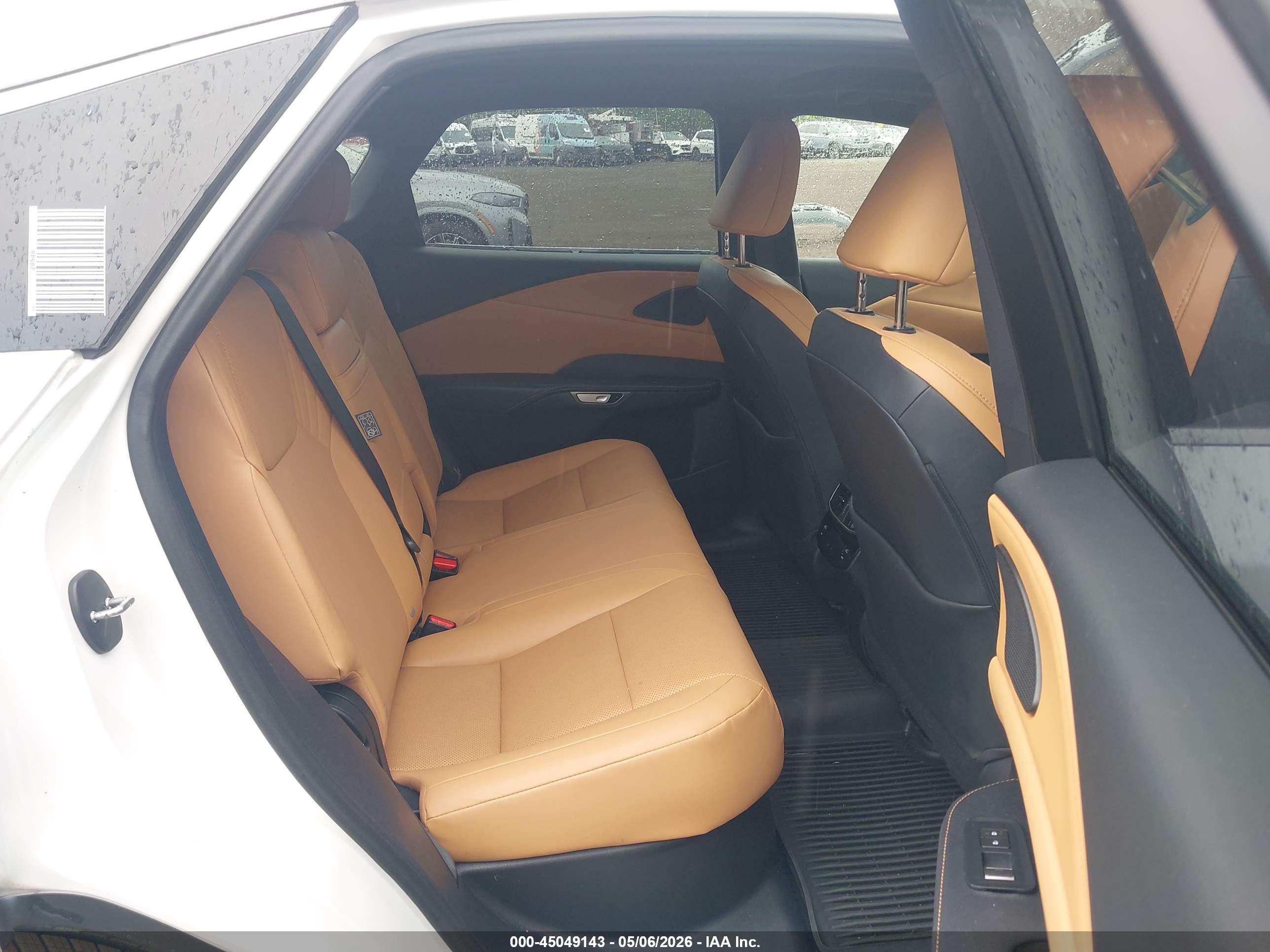 LEXUS RX image 8