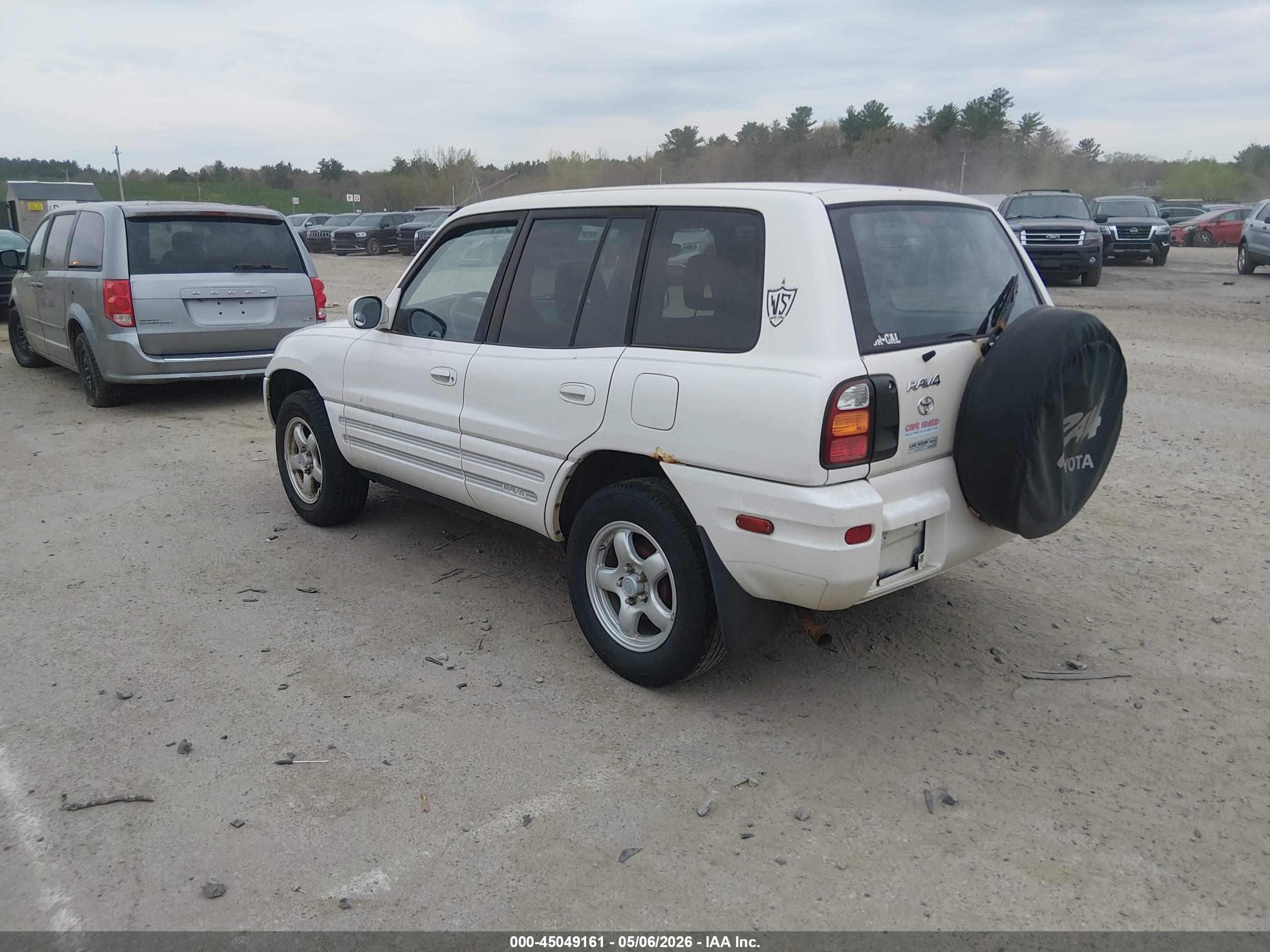 TOYOTA RAV4 image 3