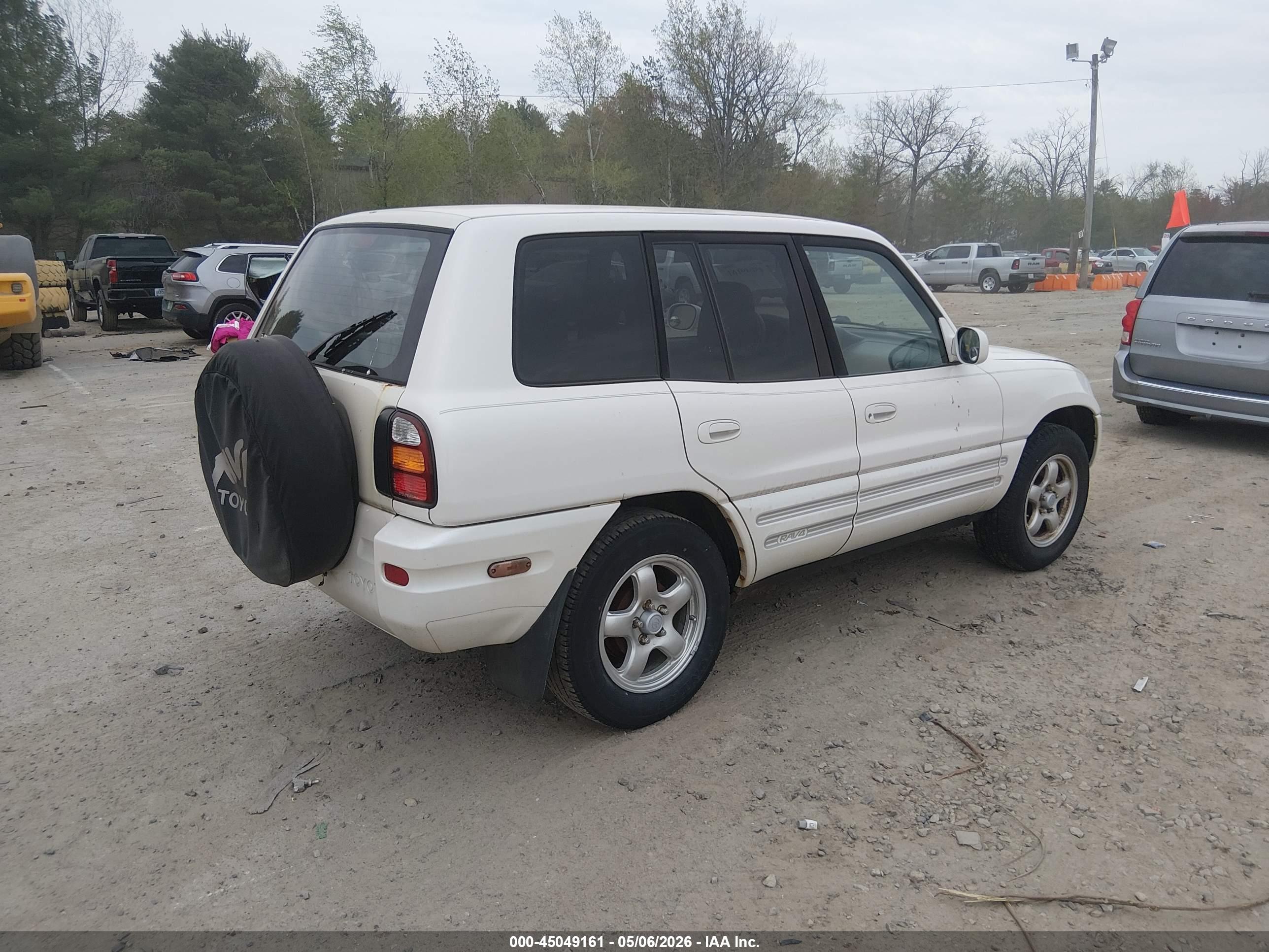 TOYOTA RAV4 image 4