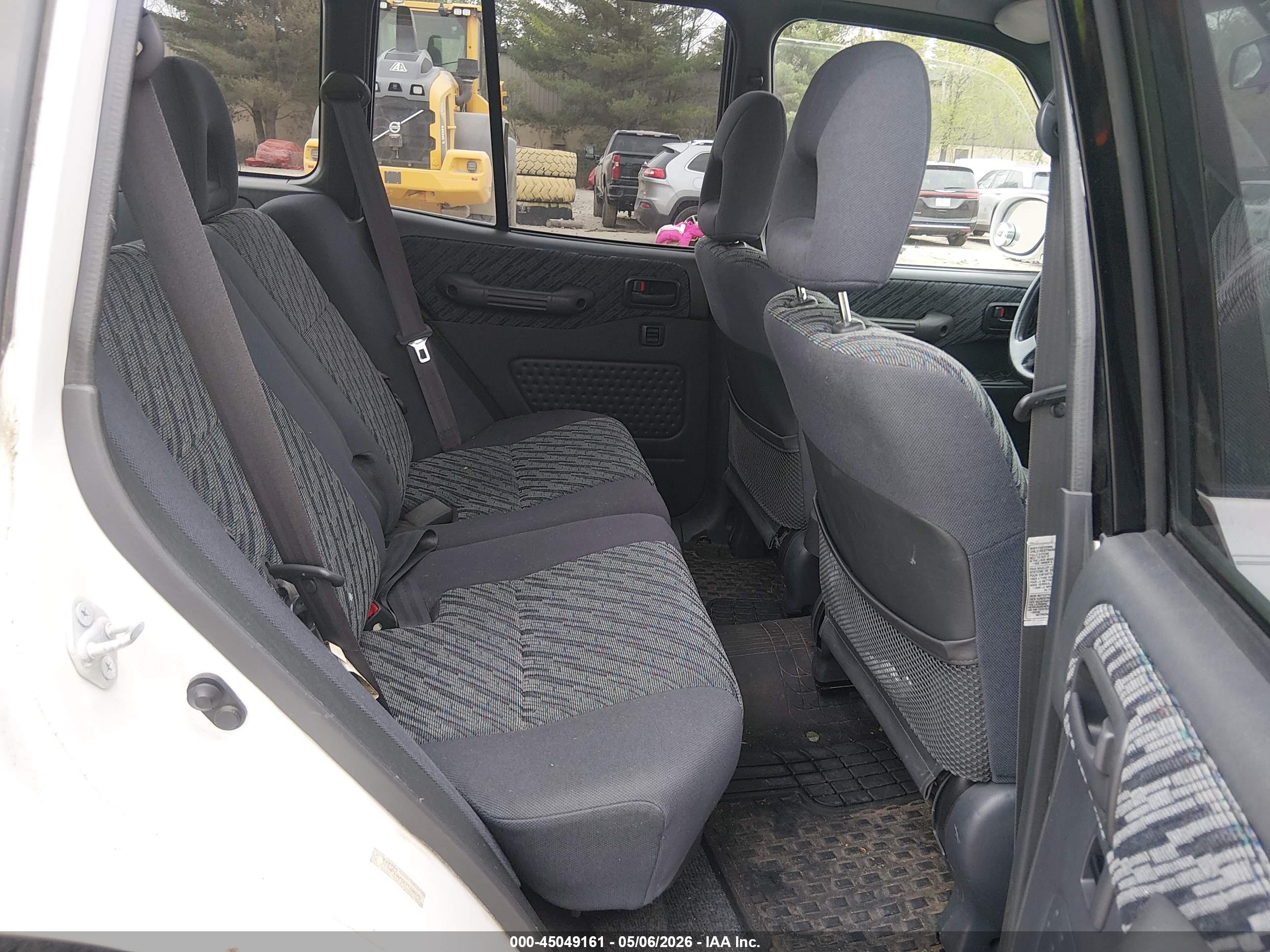 TOYOTA RAV4 image 8