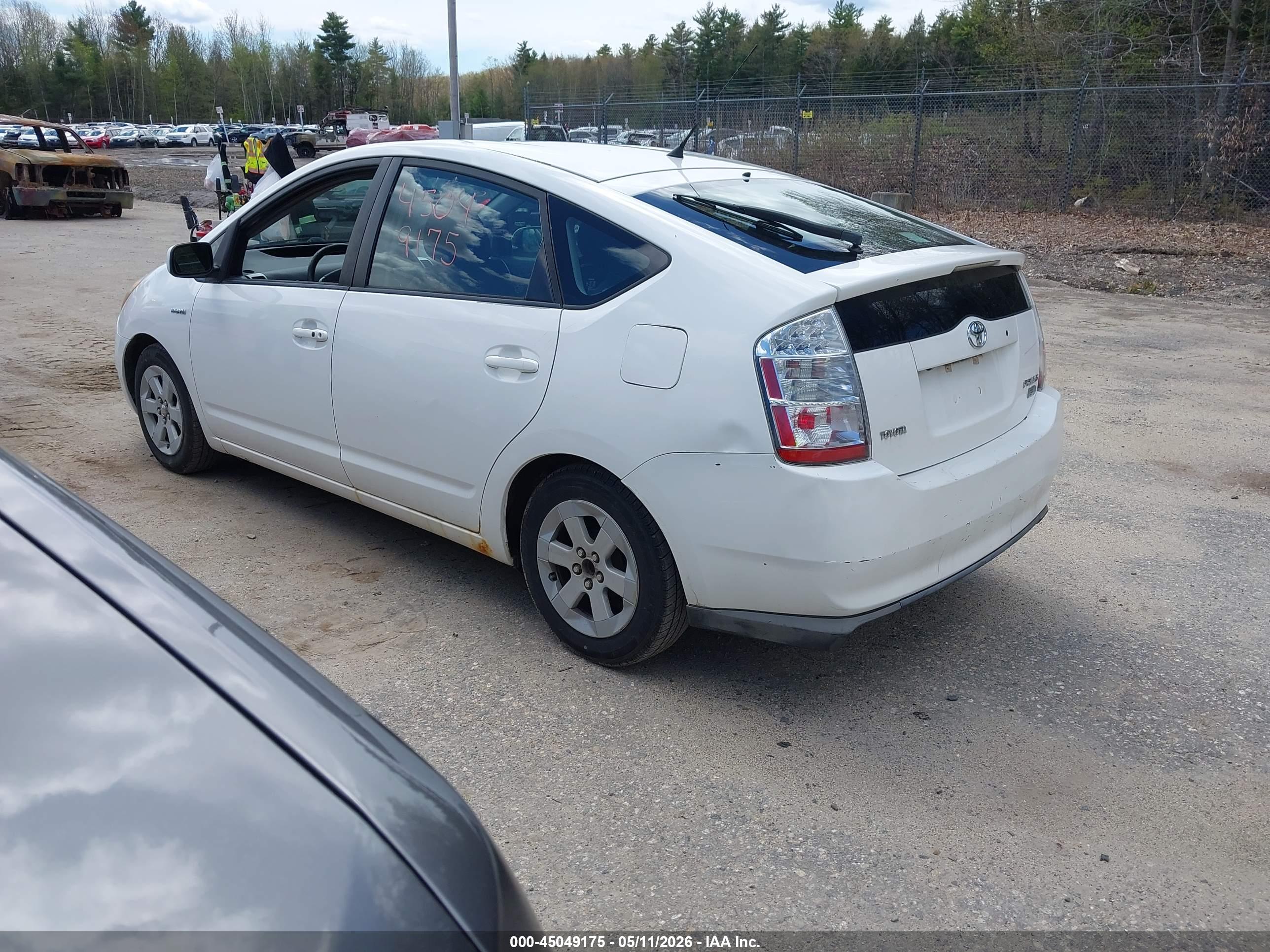 TOYOTA PRIUS image 3