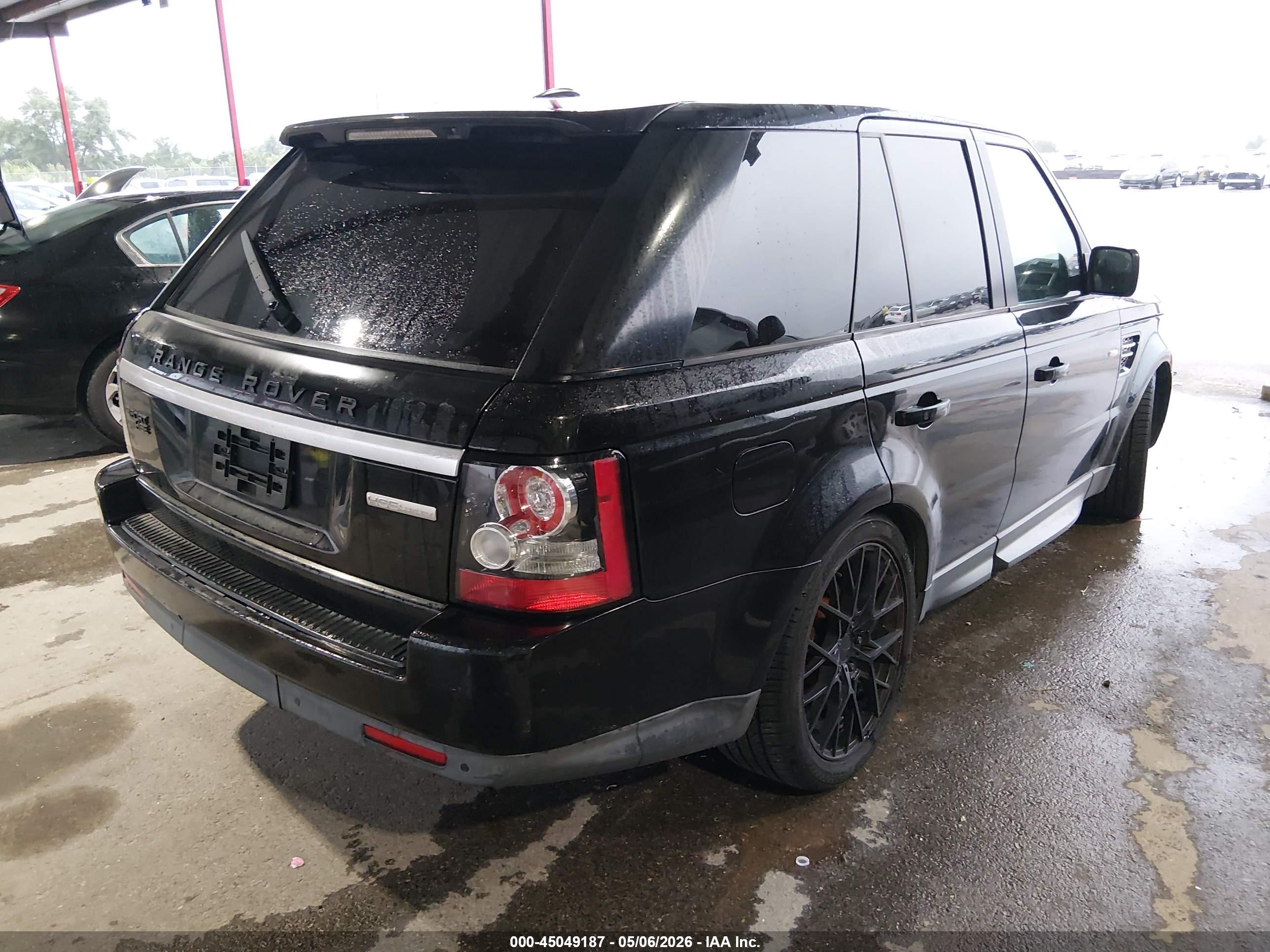LAND ROVER image 4