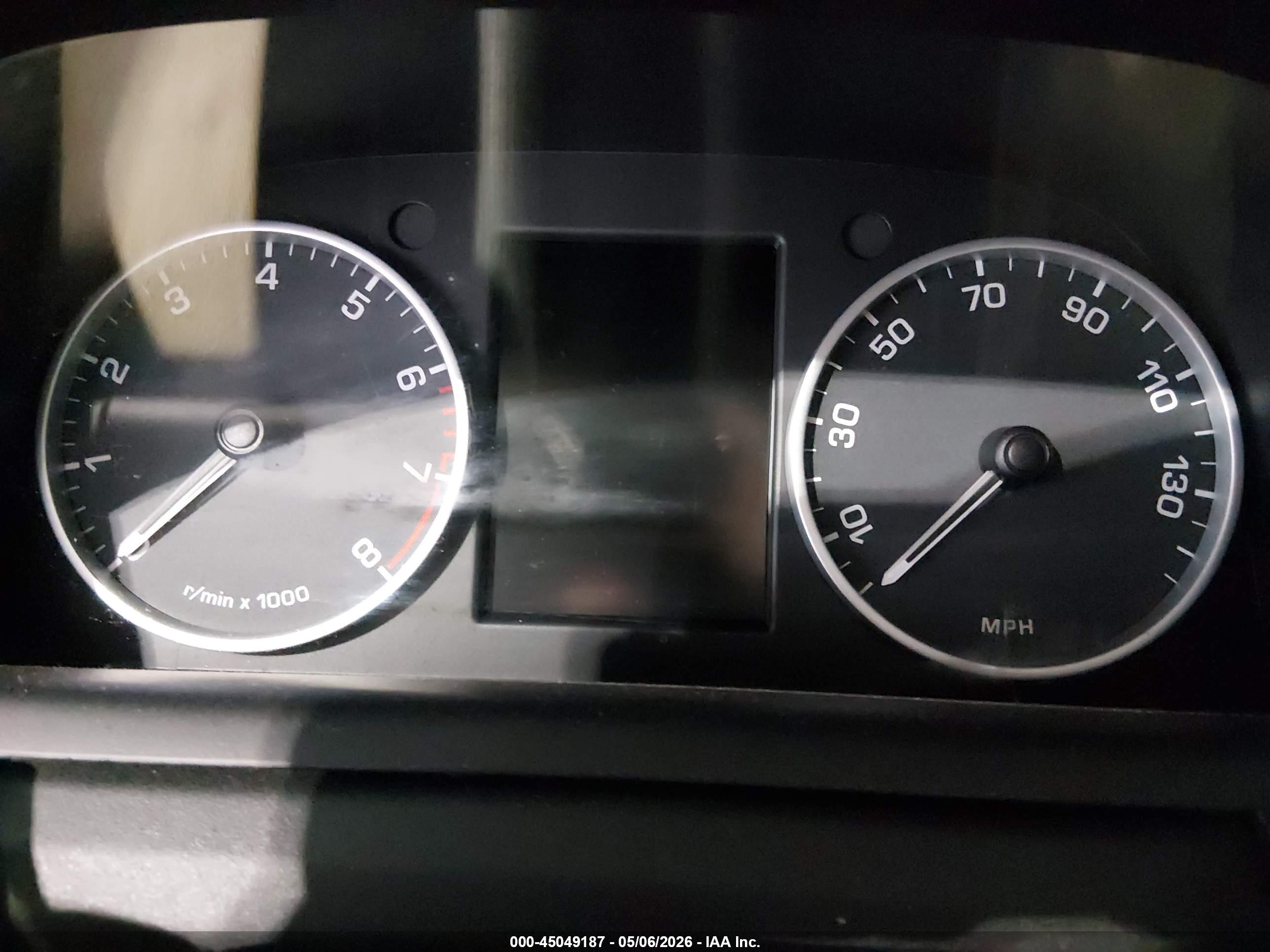LAND ROVER image 7