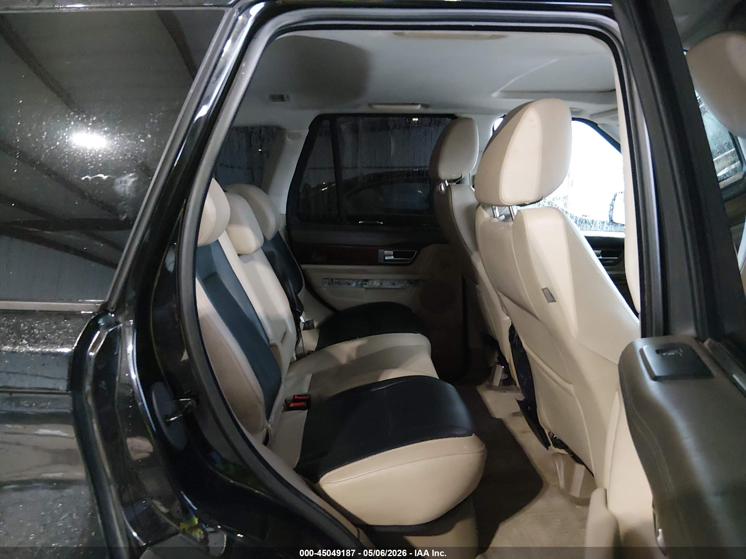 LAND ROVER image 8