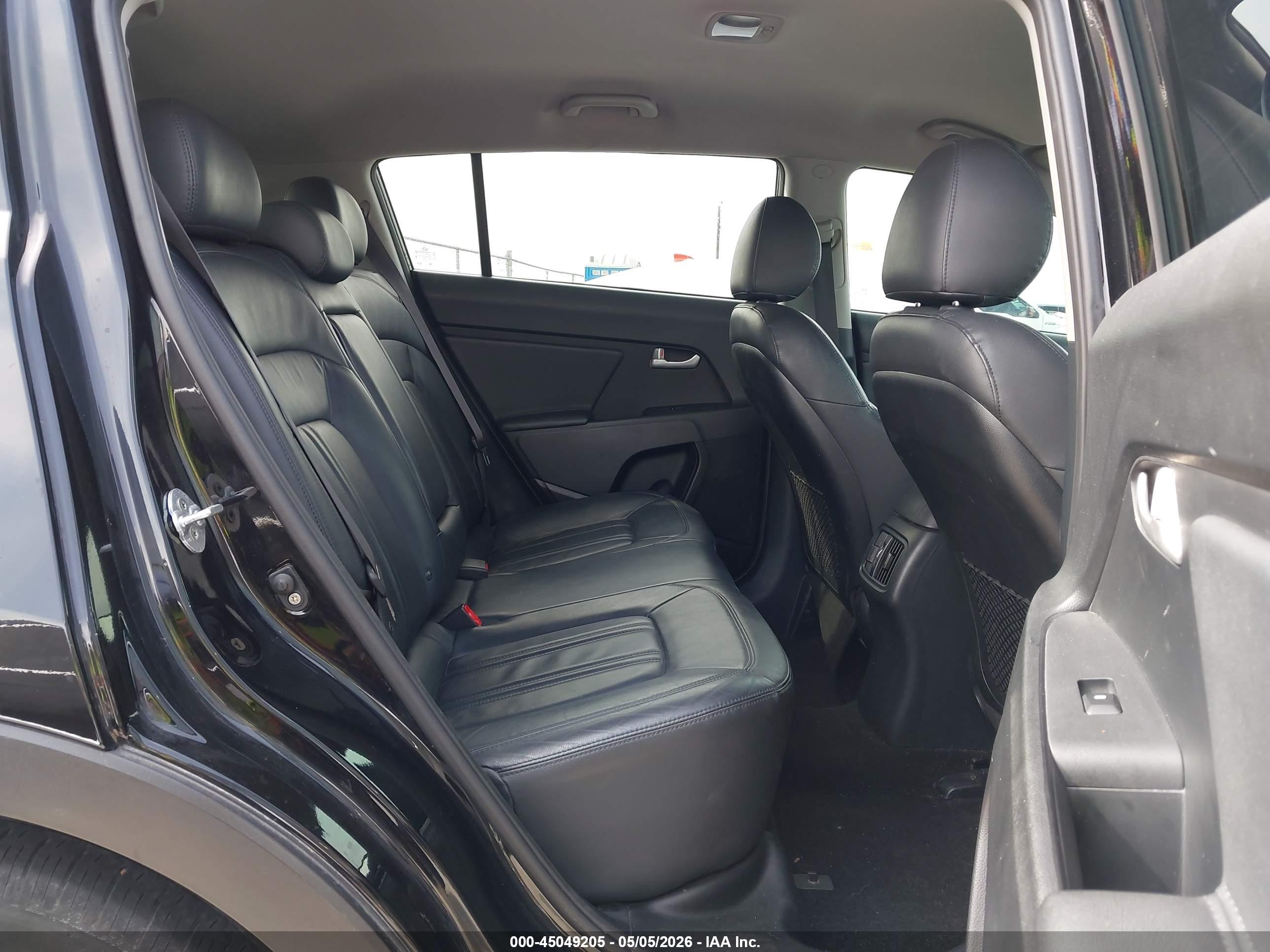 KIA SPORTAGE image 8