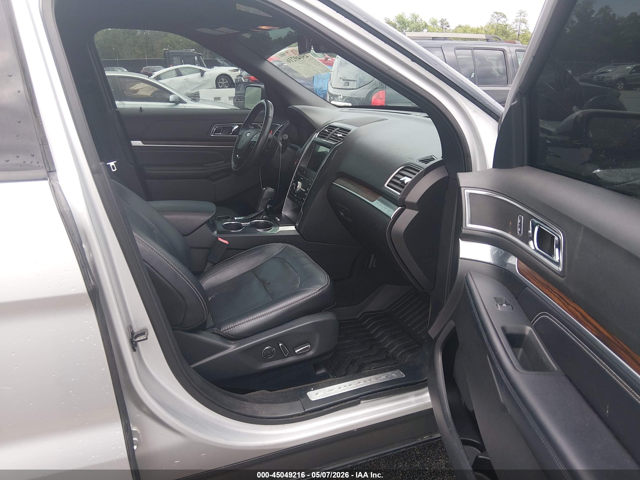 FORD EXPLORER image 5