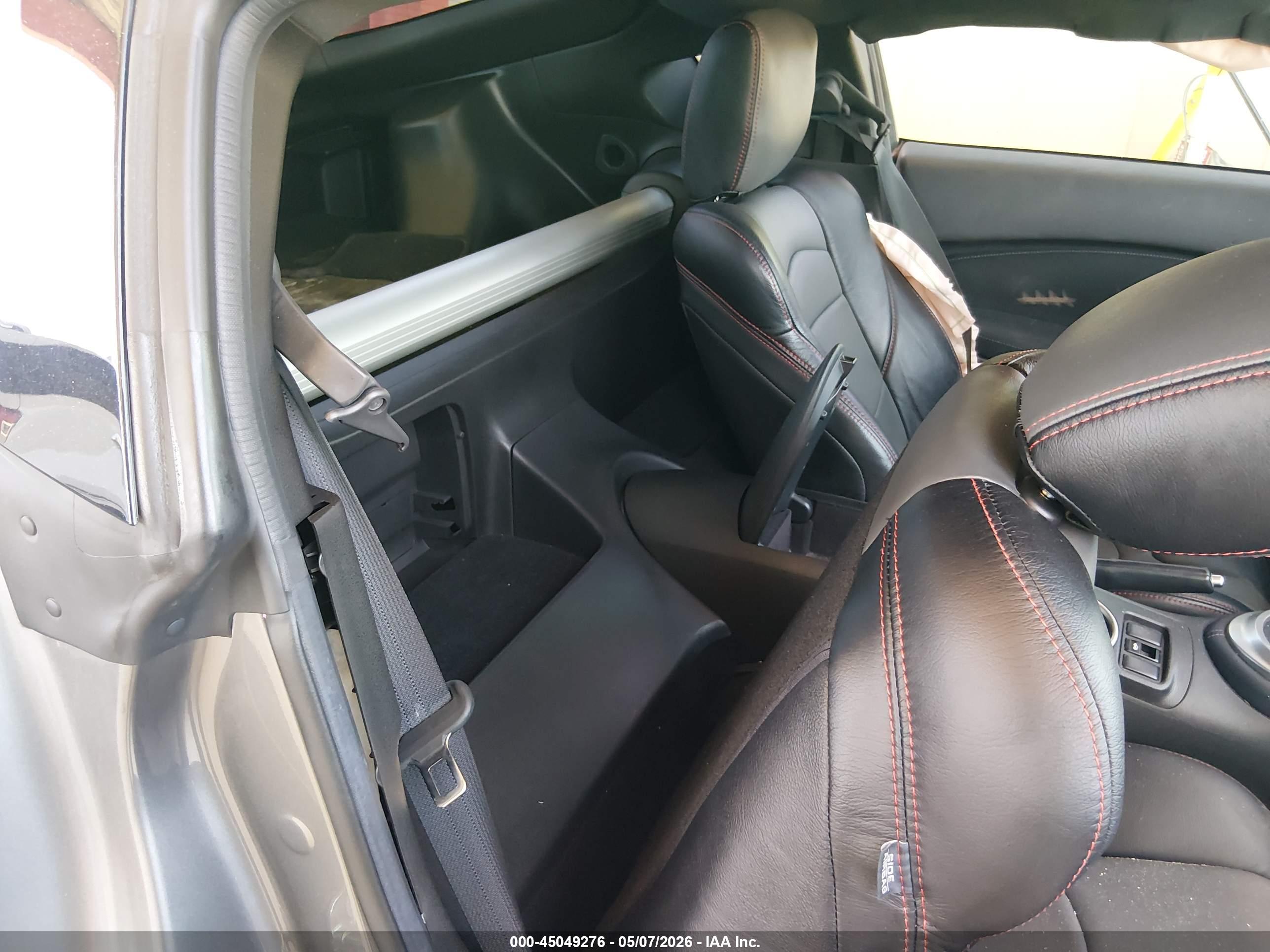 NISSAN 370Z image 8