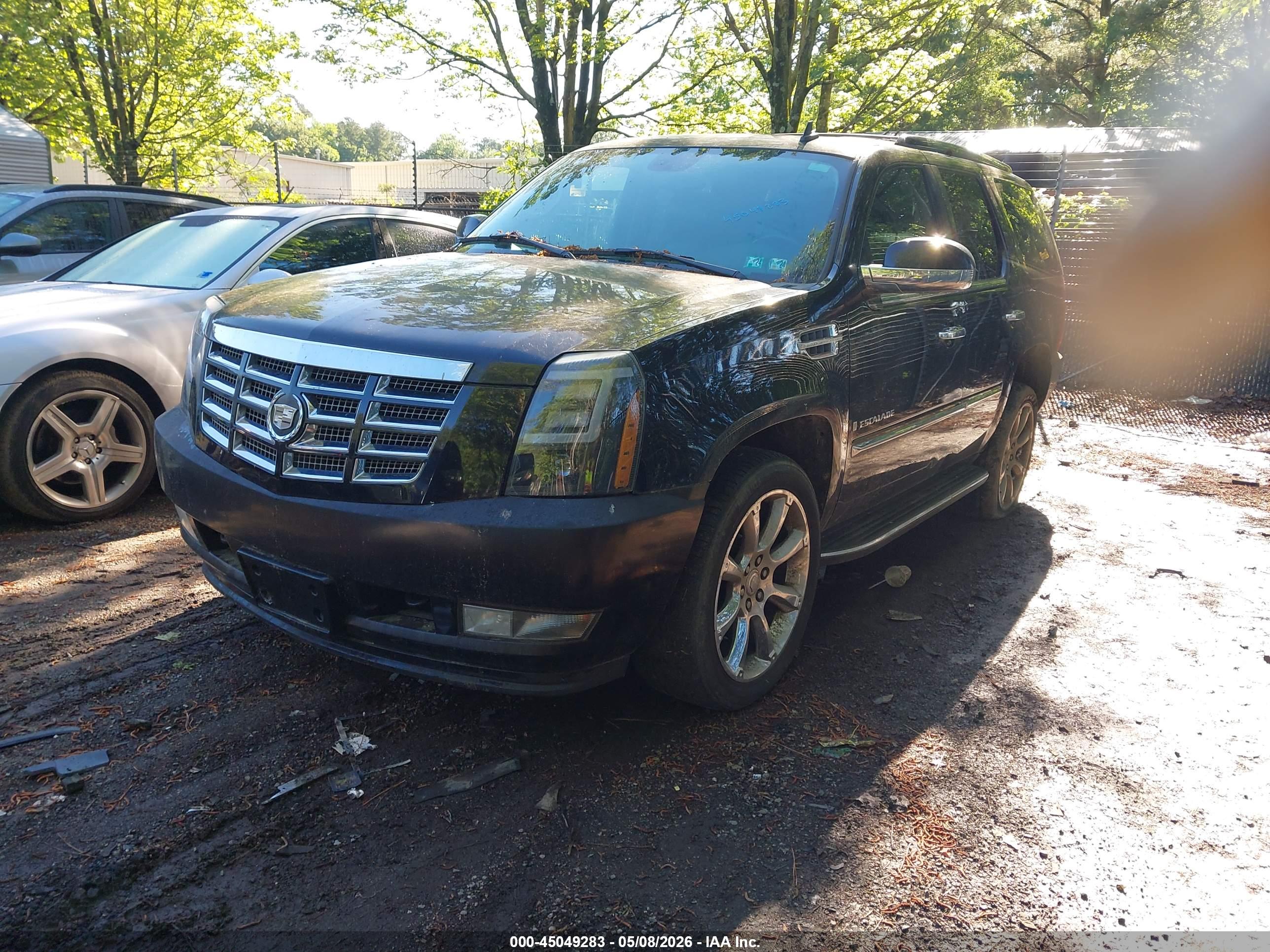 CADILLAC ESCALADE image 2