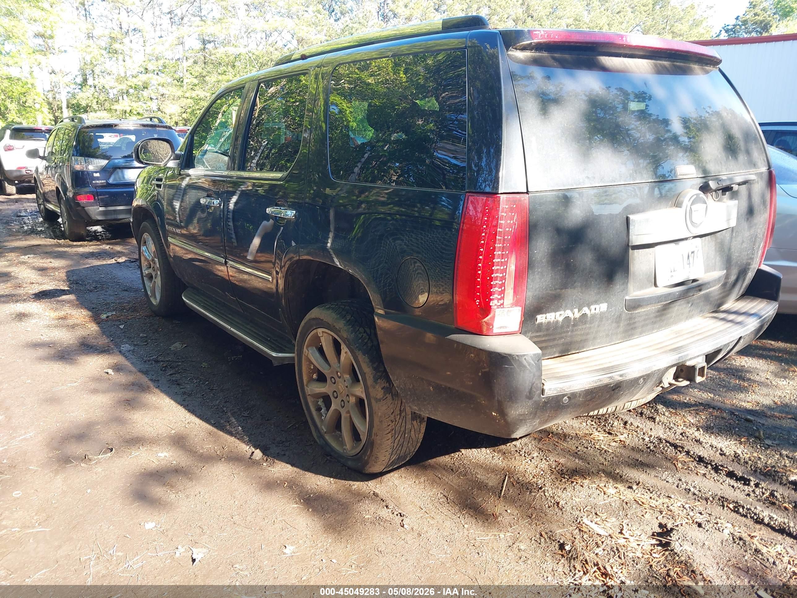 CADILLAC ESCALADE image 3