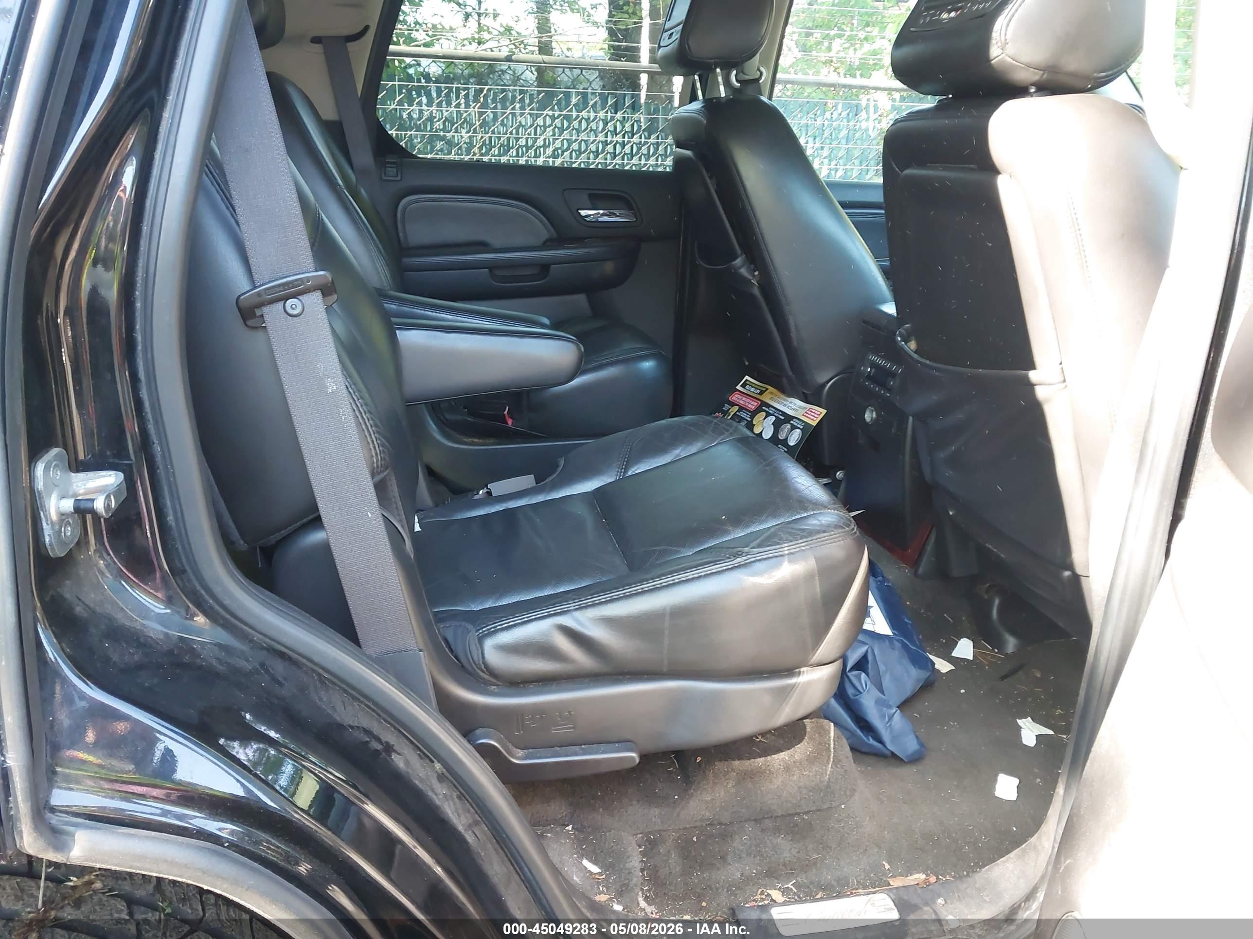 CADILLAC ESCALADE image 8
