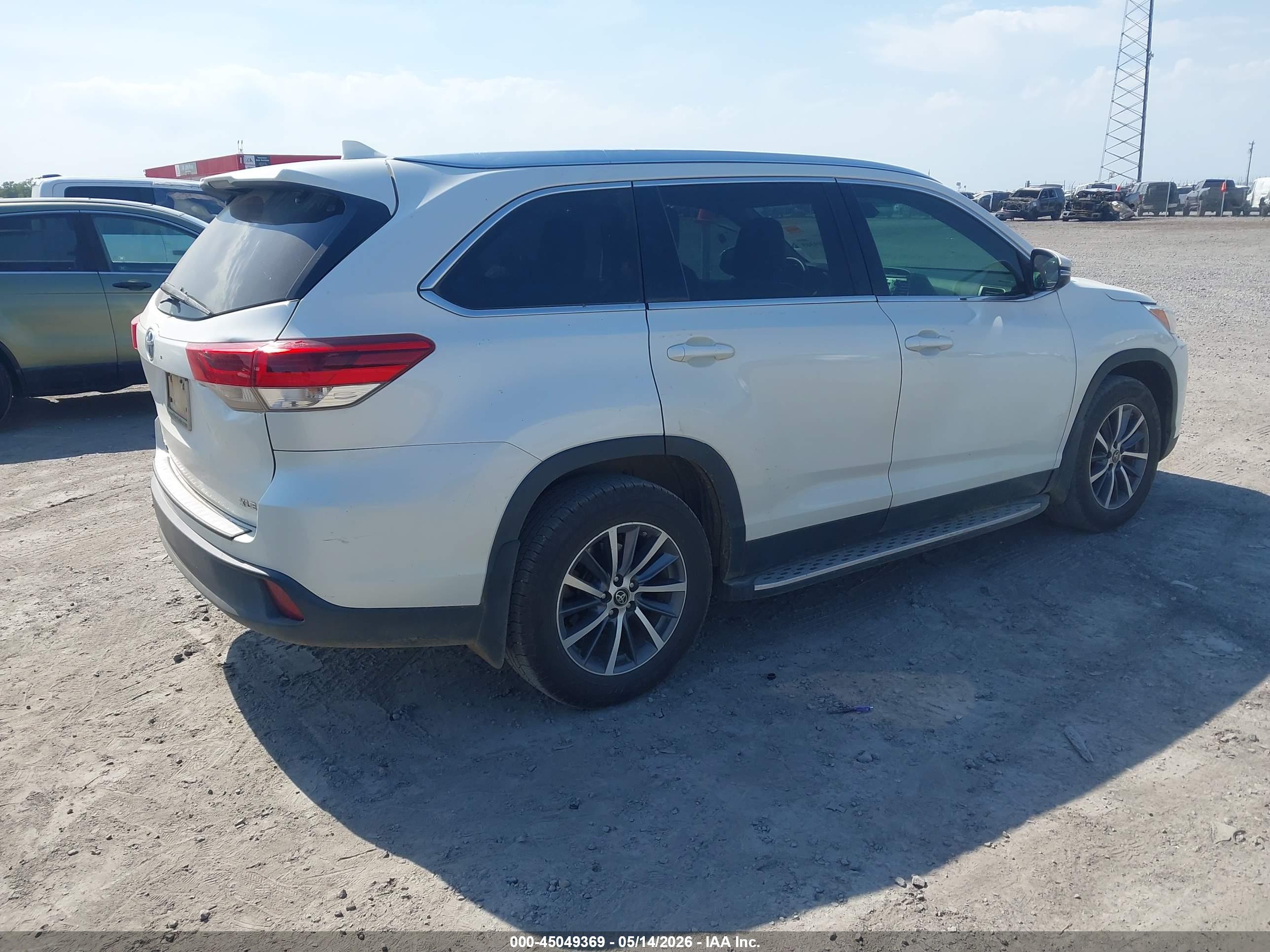 TOYOTA HIGHLANDER image 4