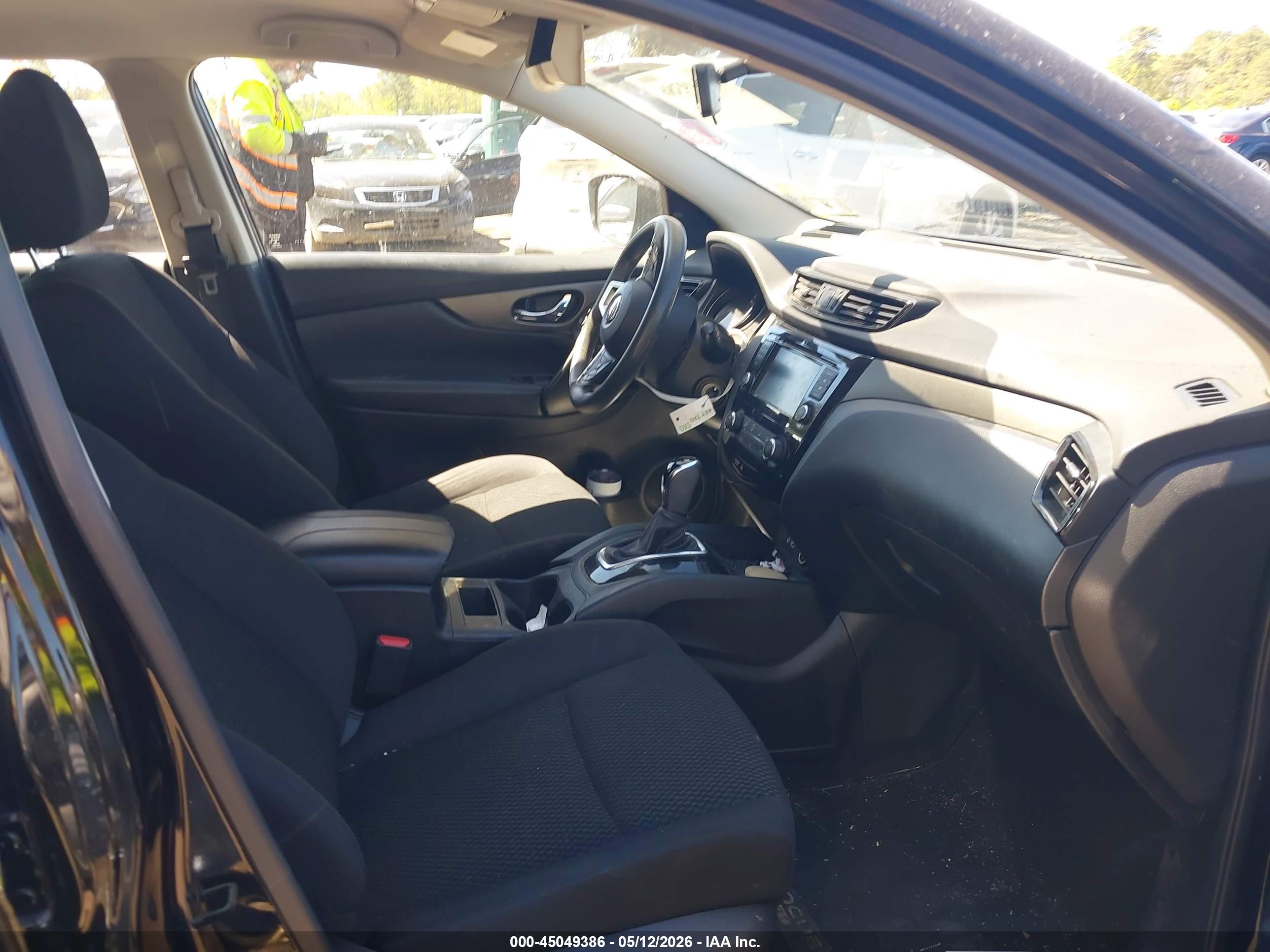 NISSAN ROGUE image 5