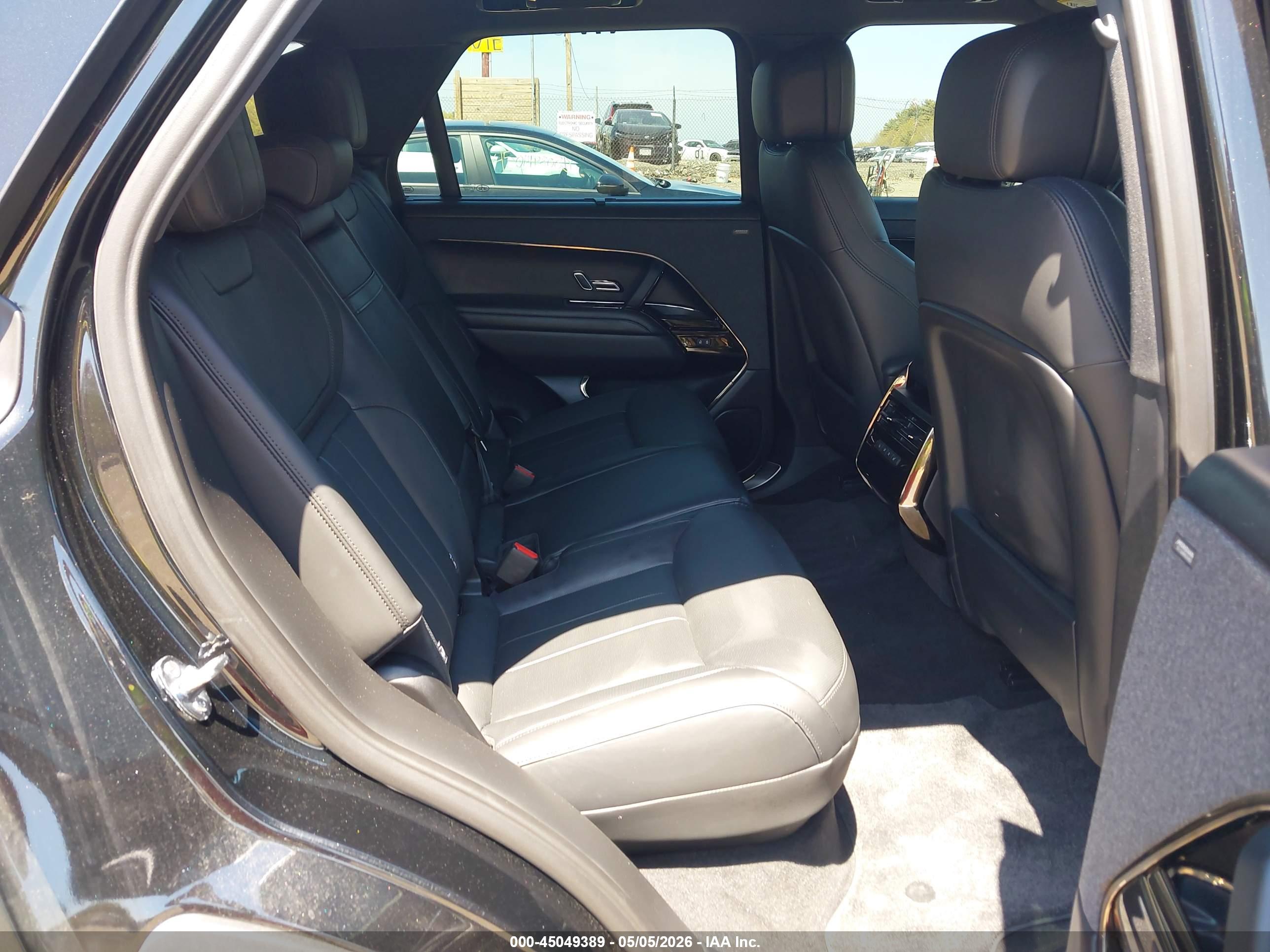 LAND ROVER image 8