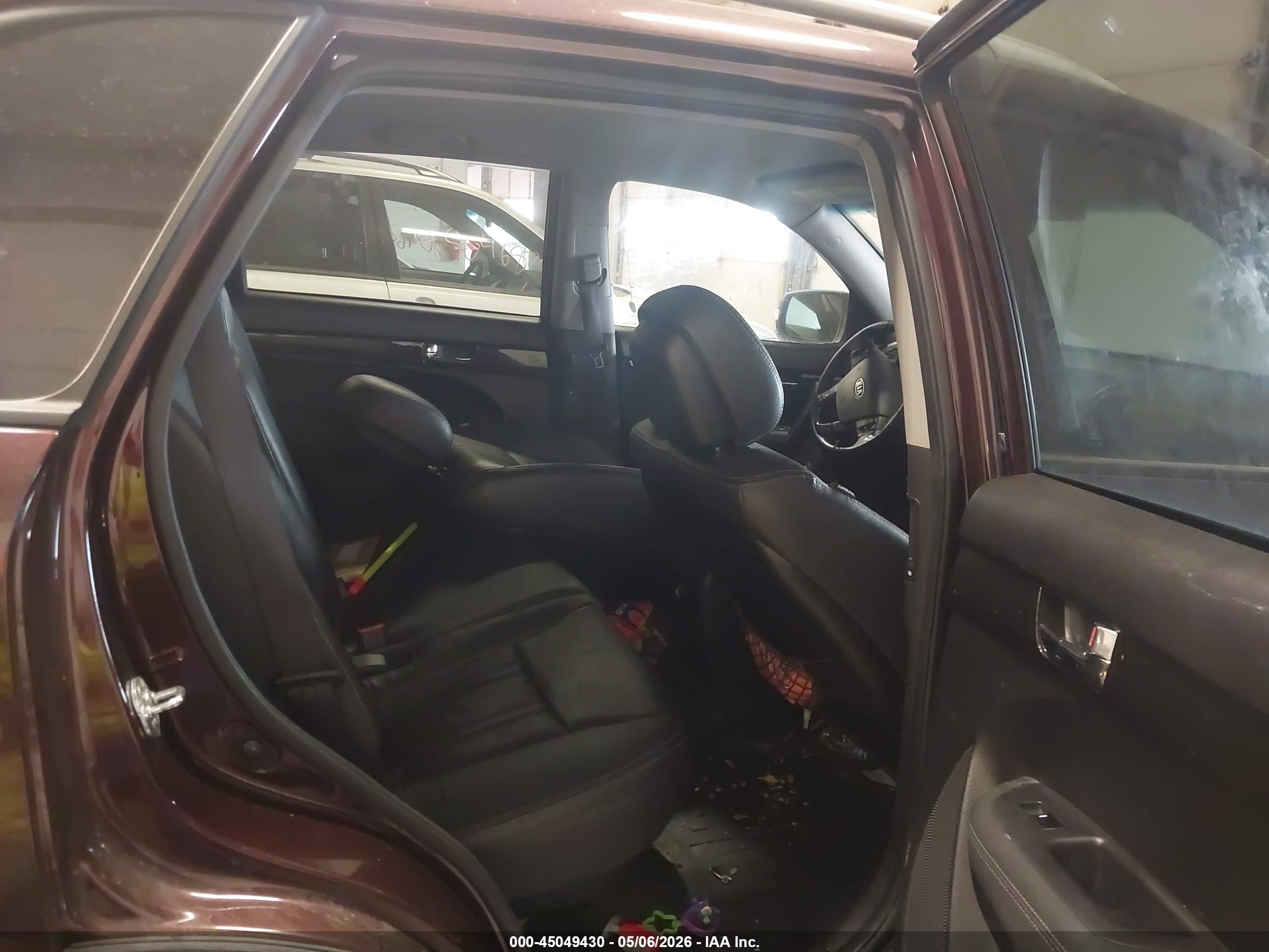 KIA SORENTO image 8