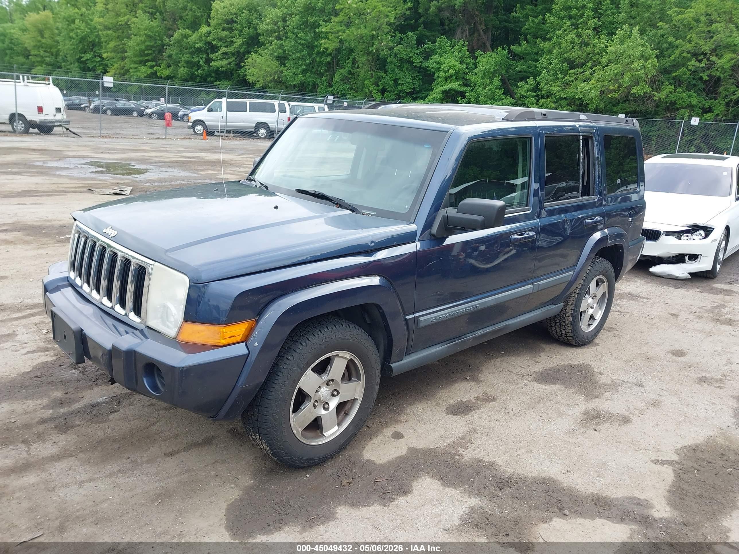 JEEP COMMANDER image 2