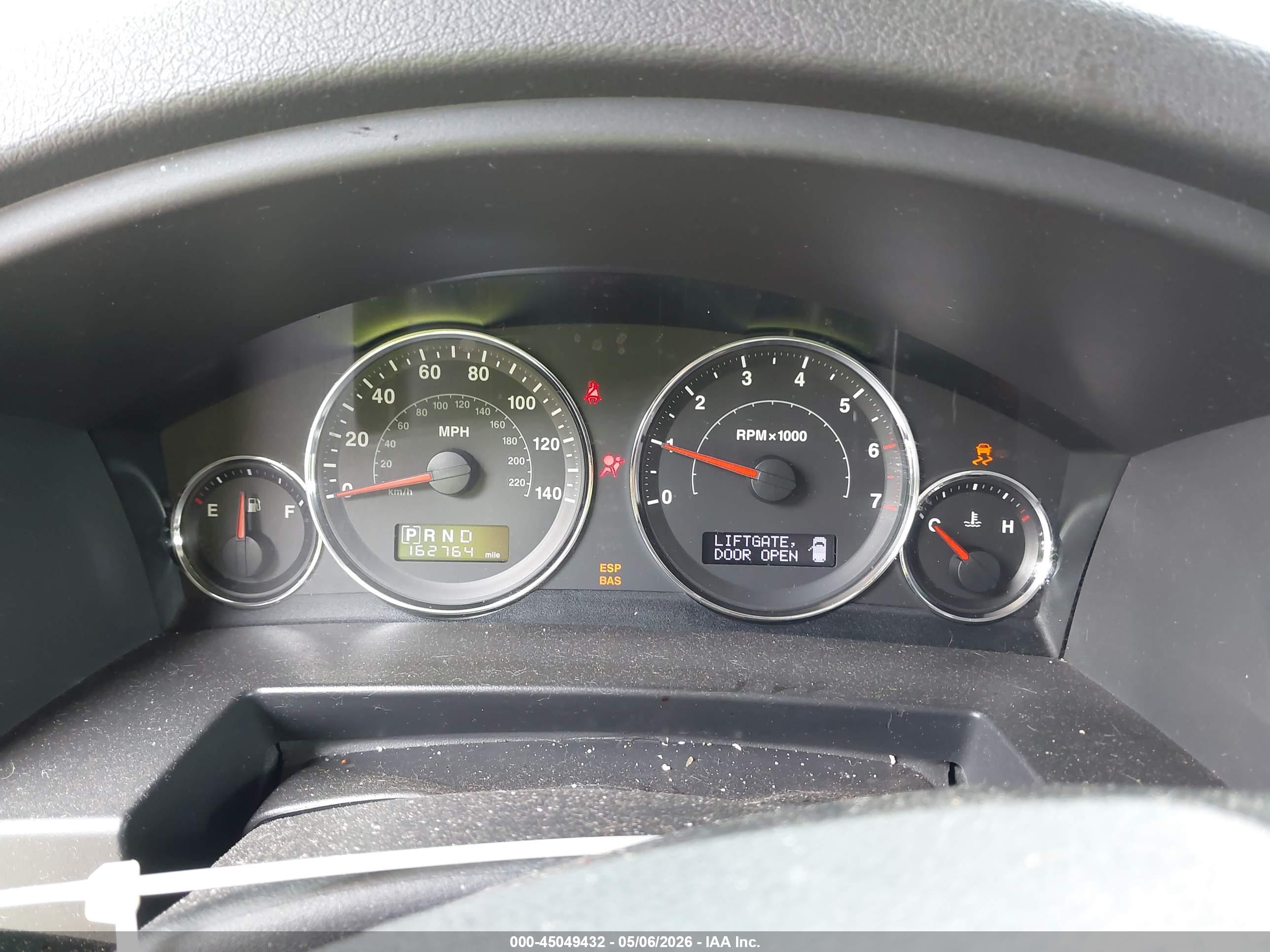 JEEP COMMANDER image 7