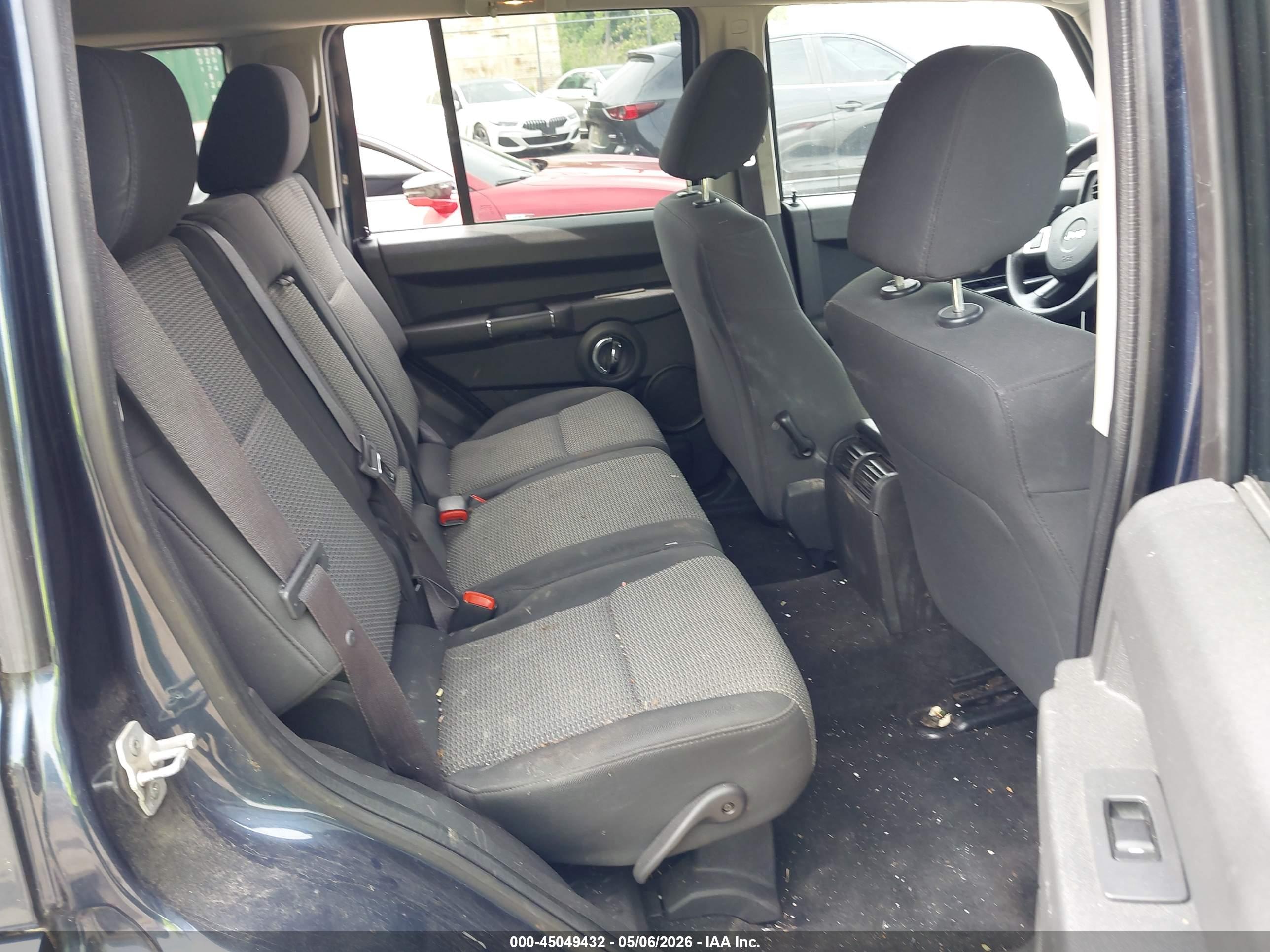 JEEP COMMANDER image 8