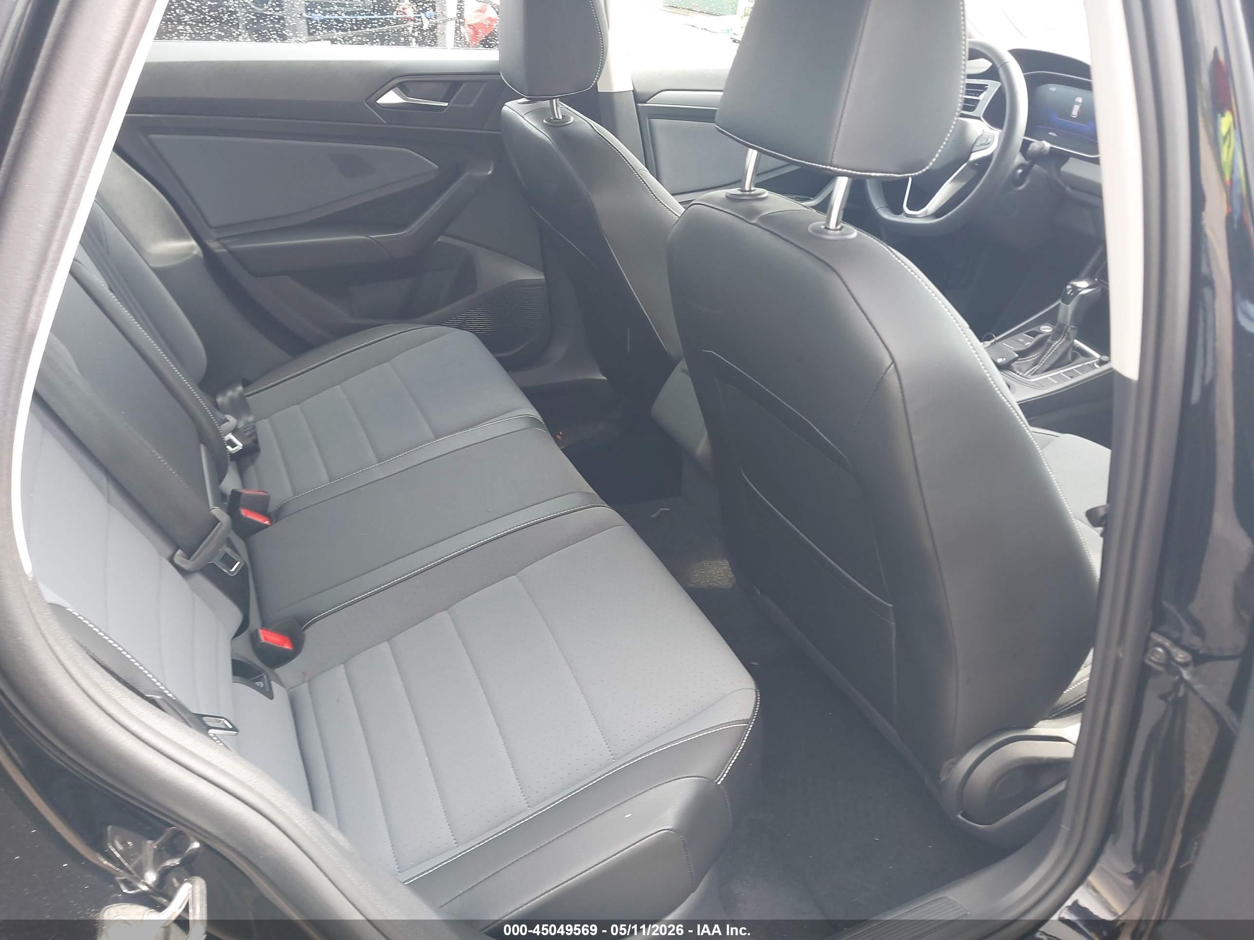 VOLKSWAGEN JETTA image 8