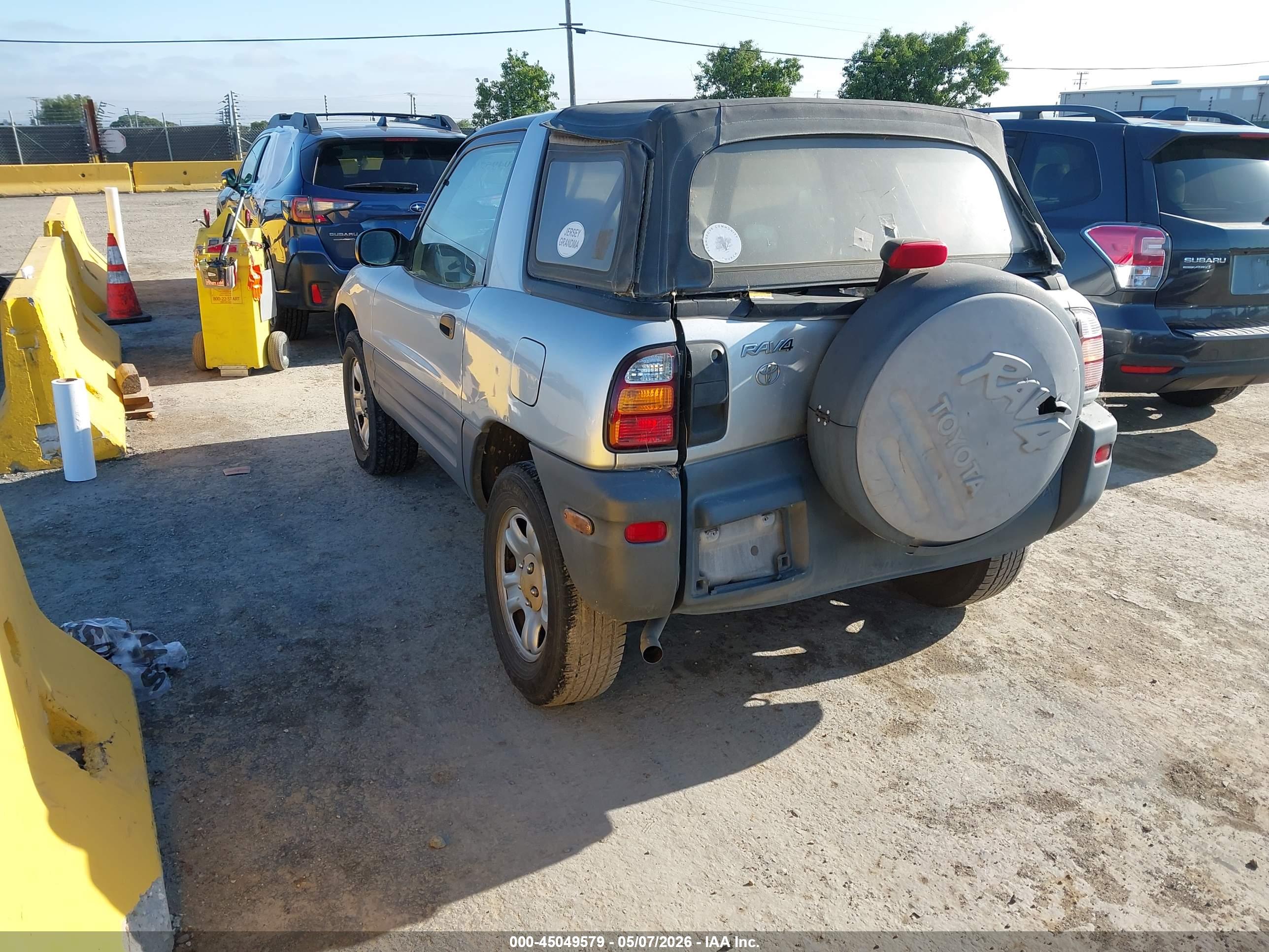 TOYOTA RAV4 image 3