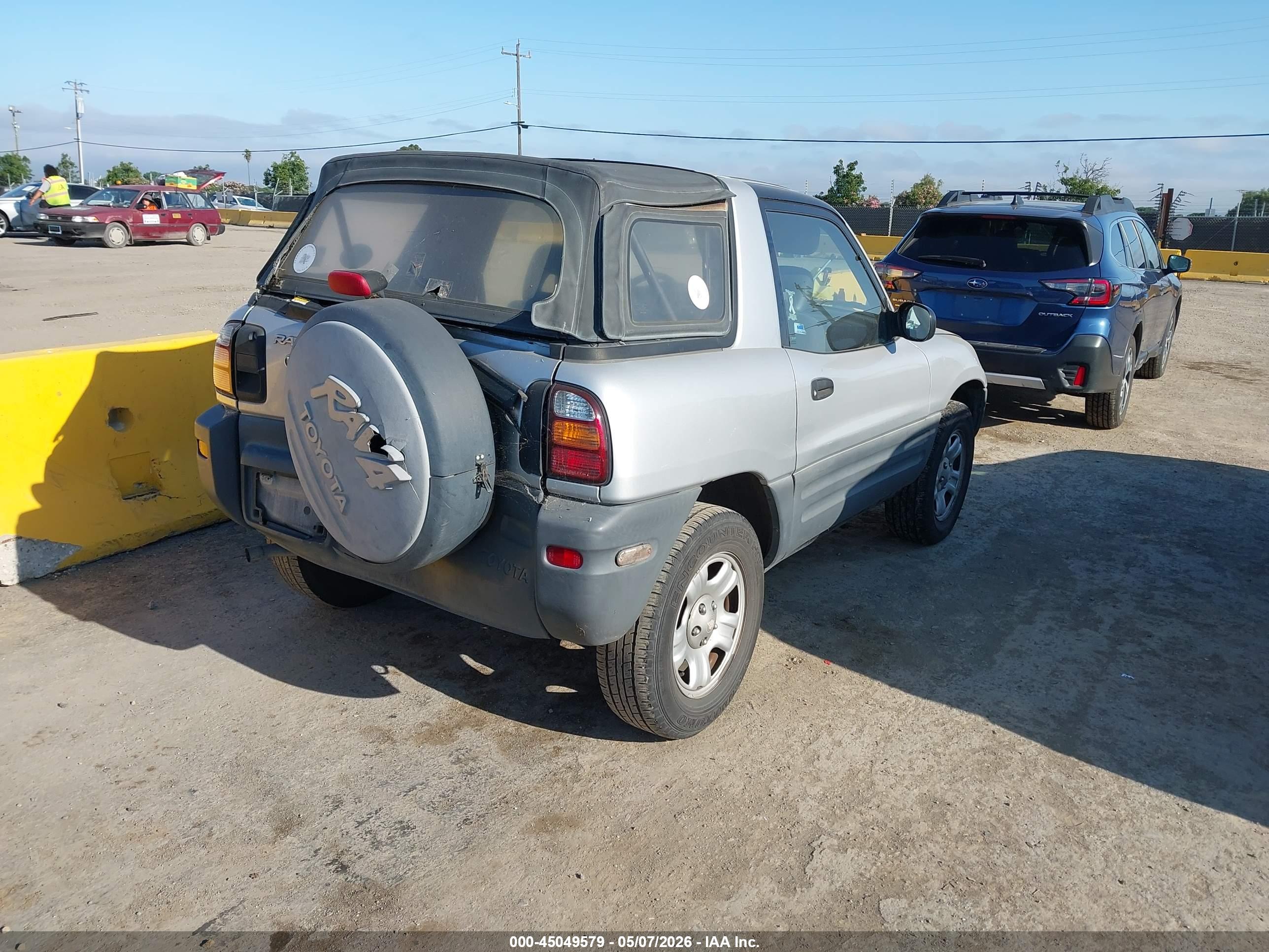 TOYOTA RAV4 image 4