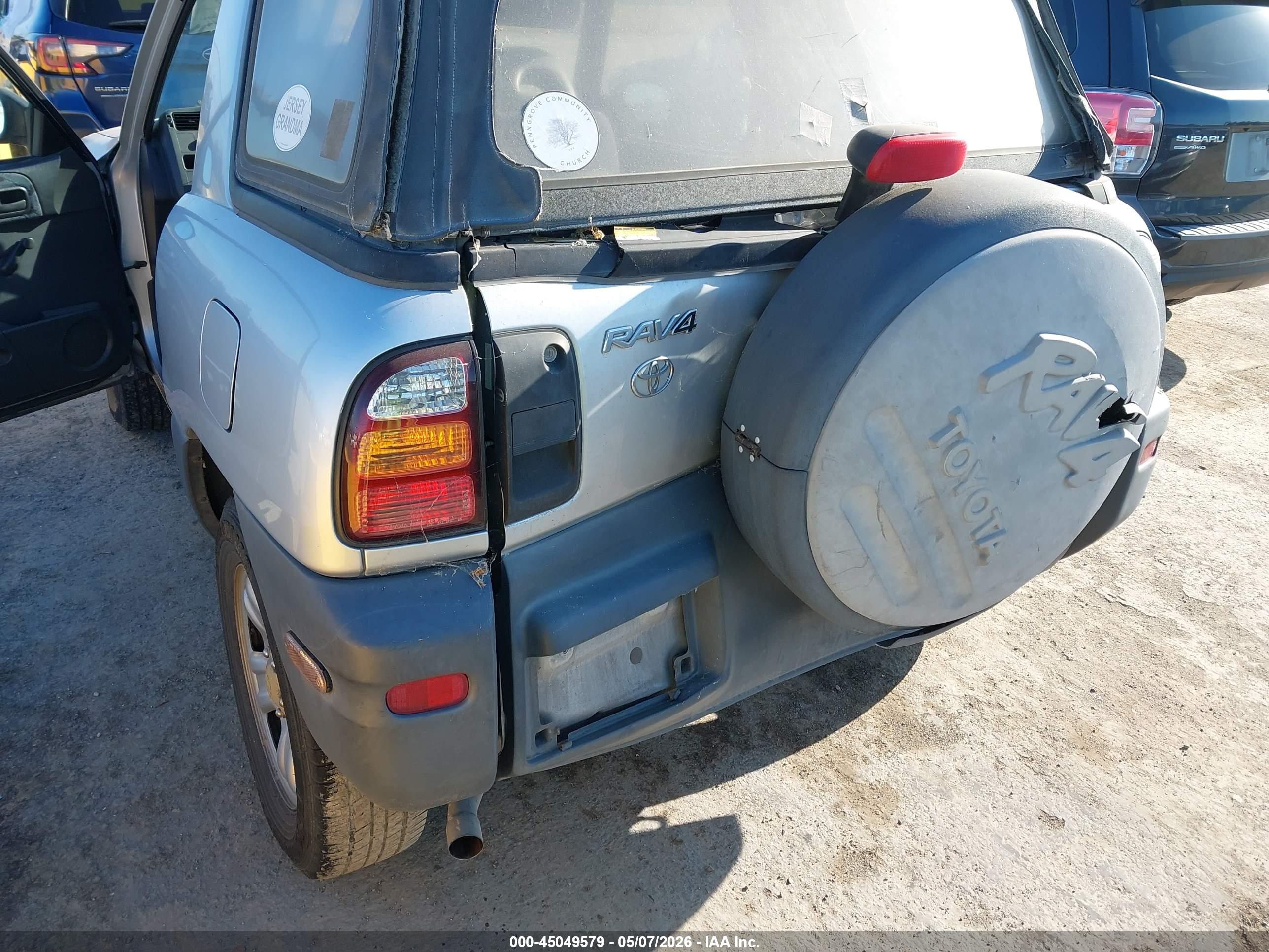 TOYOTA RAV4 image 6