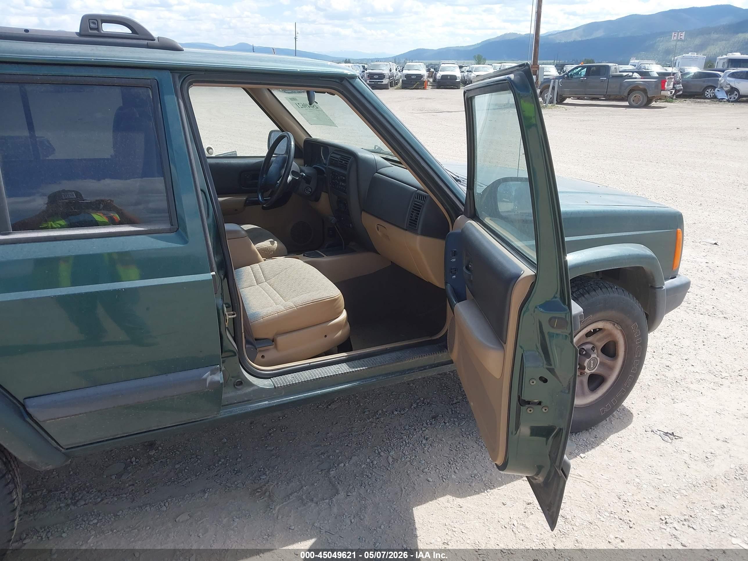 JEEP CHEROKEE image 5
