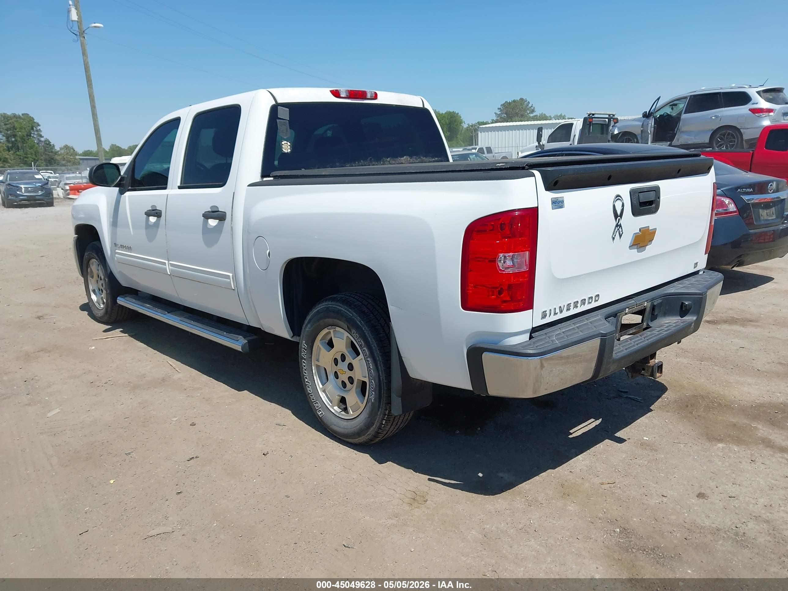 CHEVROLET SILVERADO image 3