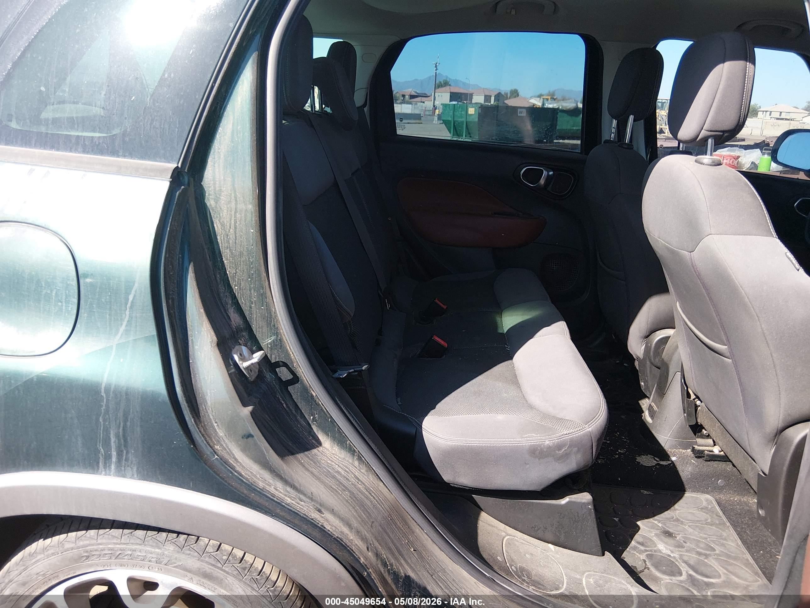 FIAT 500L image 8