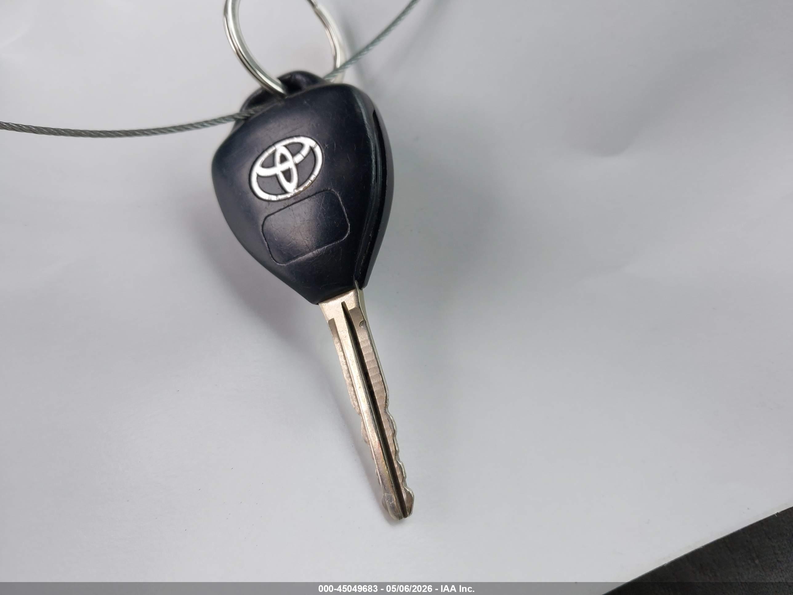 TOYOTA RAV4 image 11