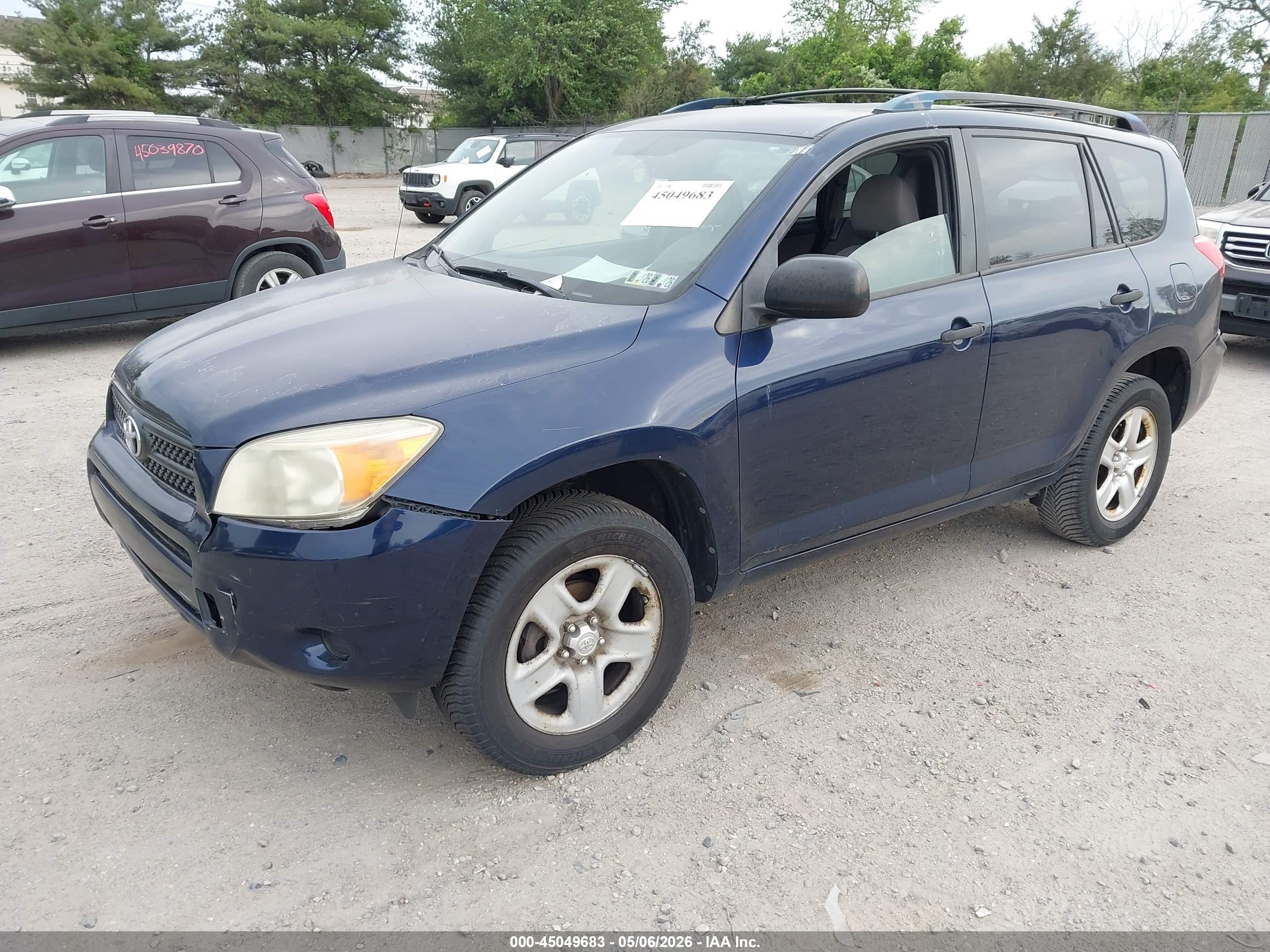 TOYOTA RAV4 image 2