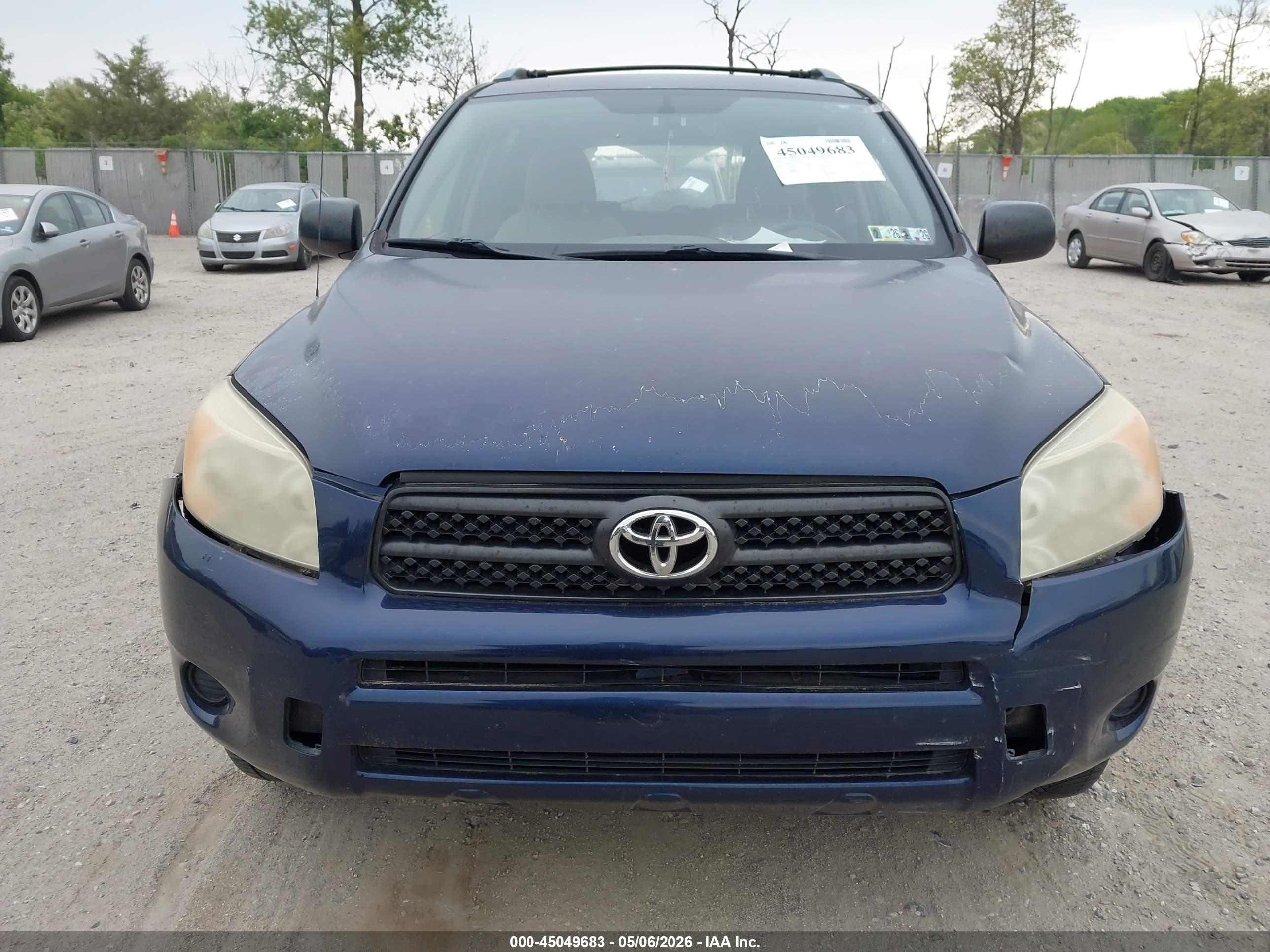 TOYOTA RAV4 image 6
