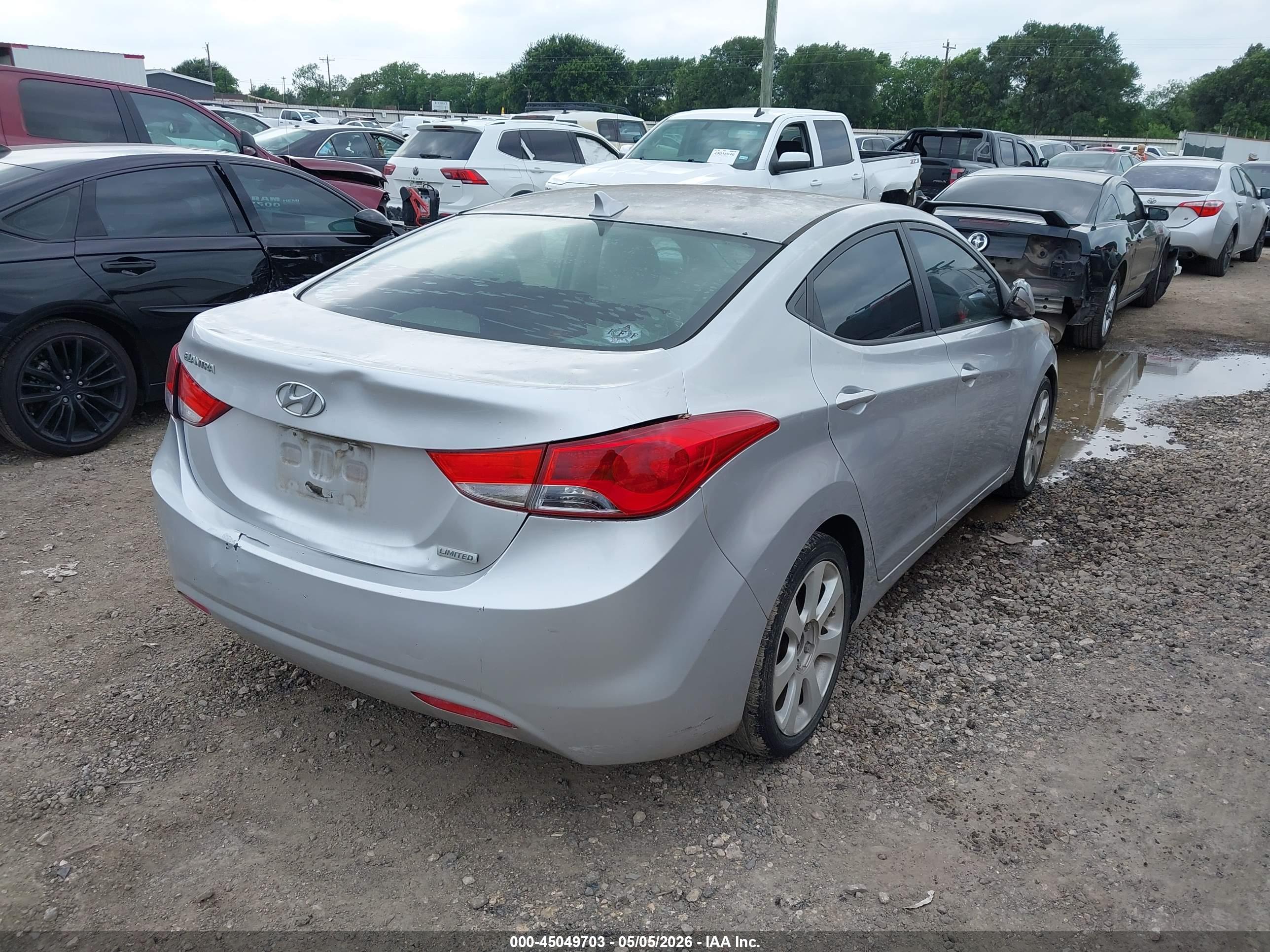 HYUNDAI ELANTRA image 4