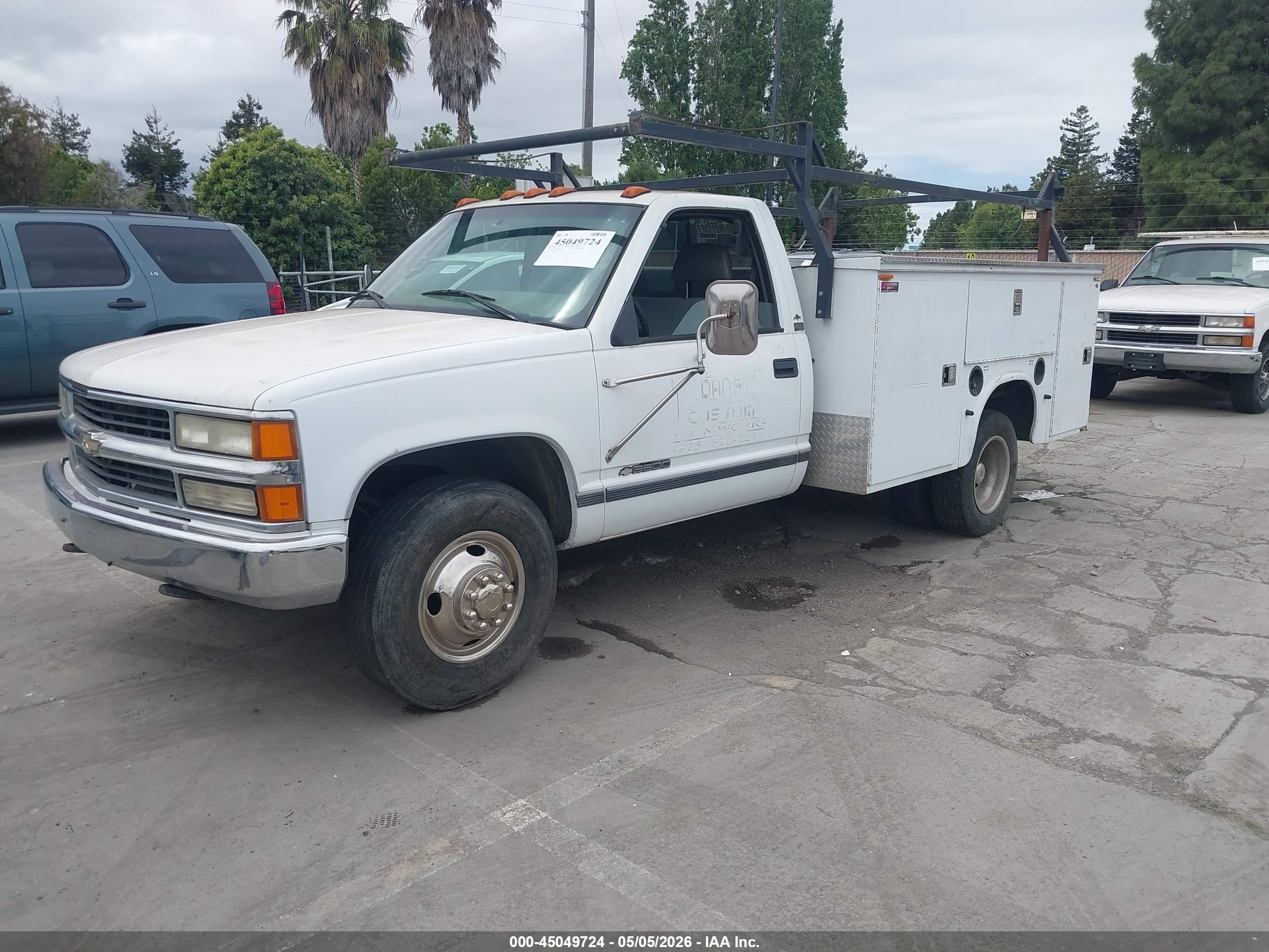 CHEVROLET C3500 image 2