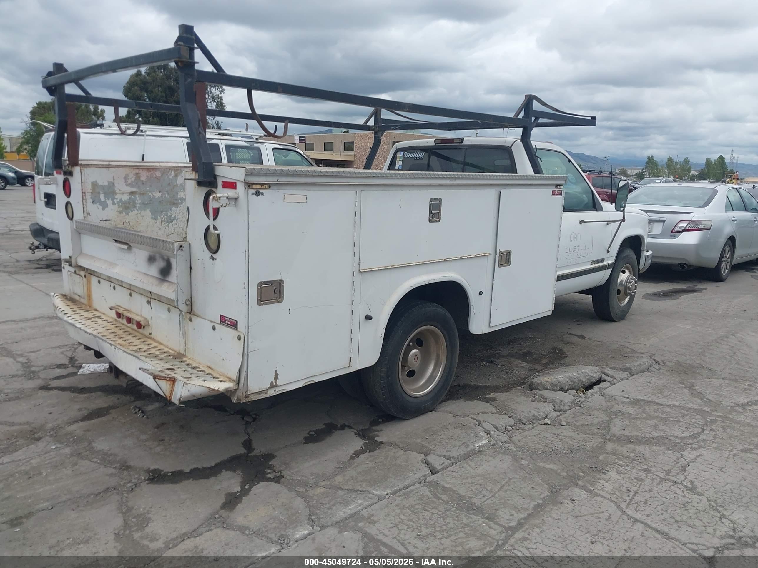 CHEVROLET C3500 image 4