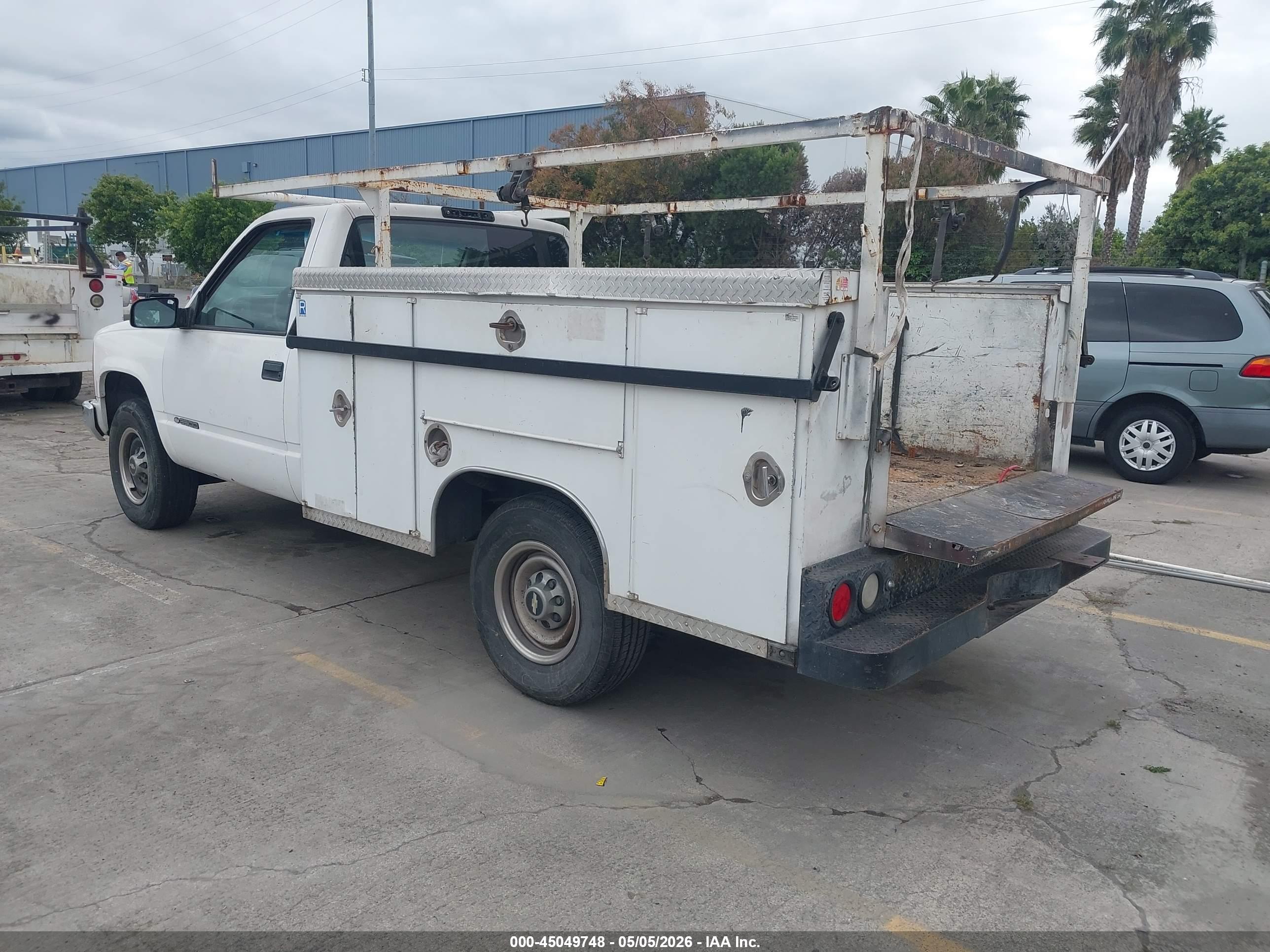 CHEVROLET C3500 image 3