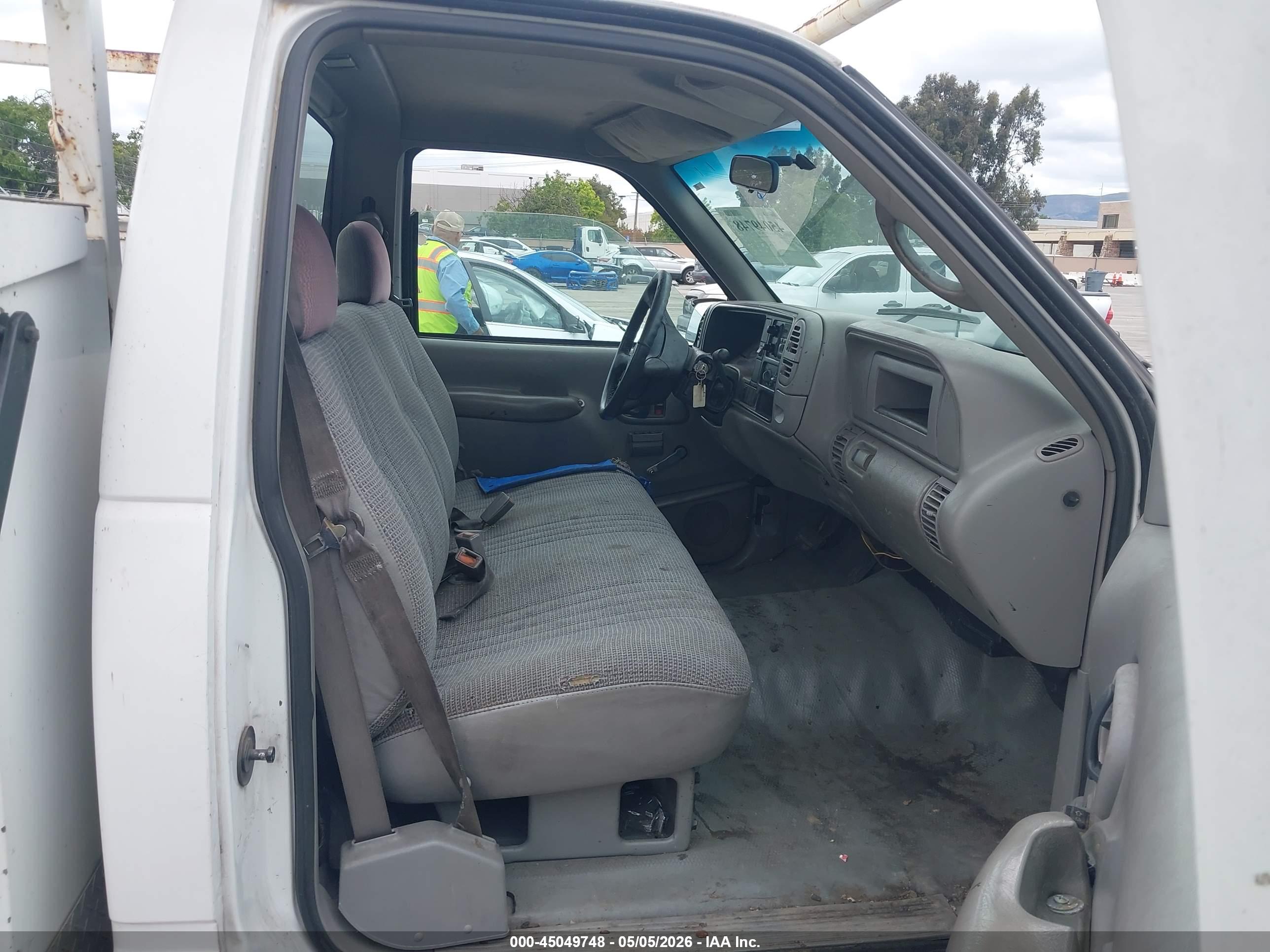 CHEVROLET C3500 image 5