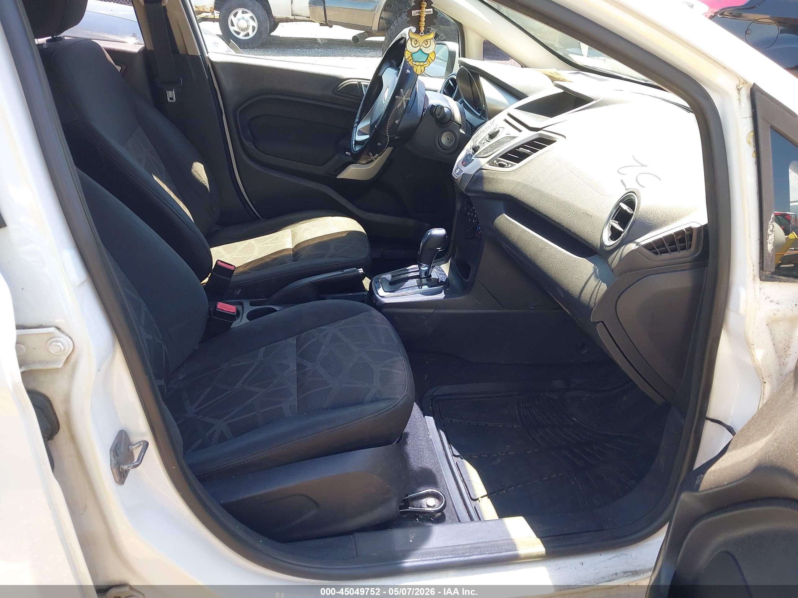FORD FIESTA image 5