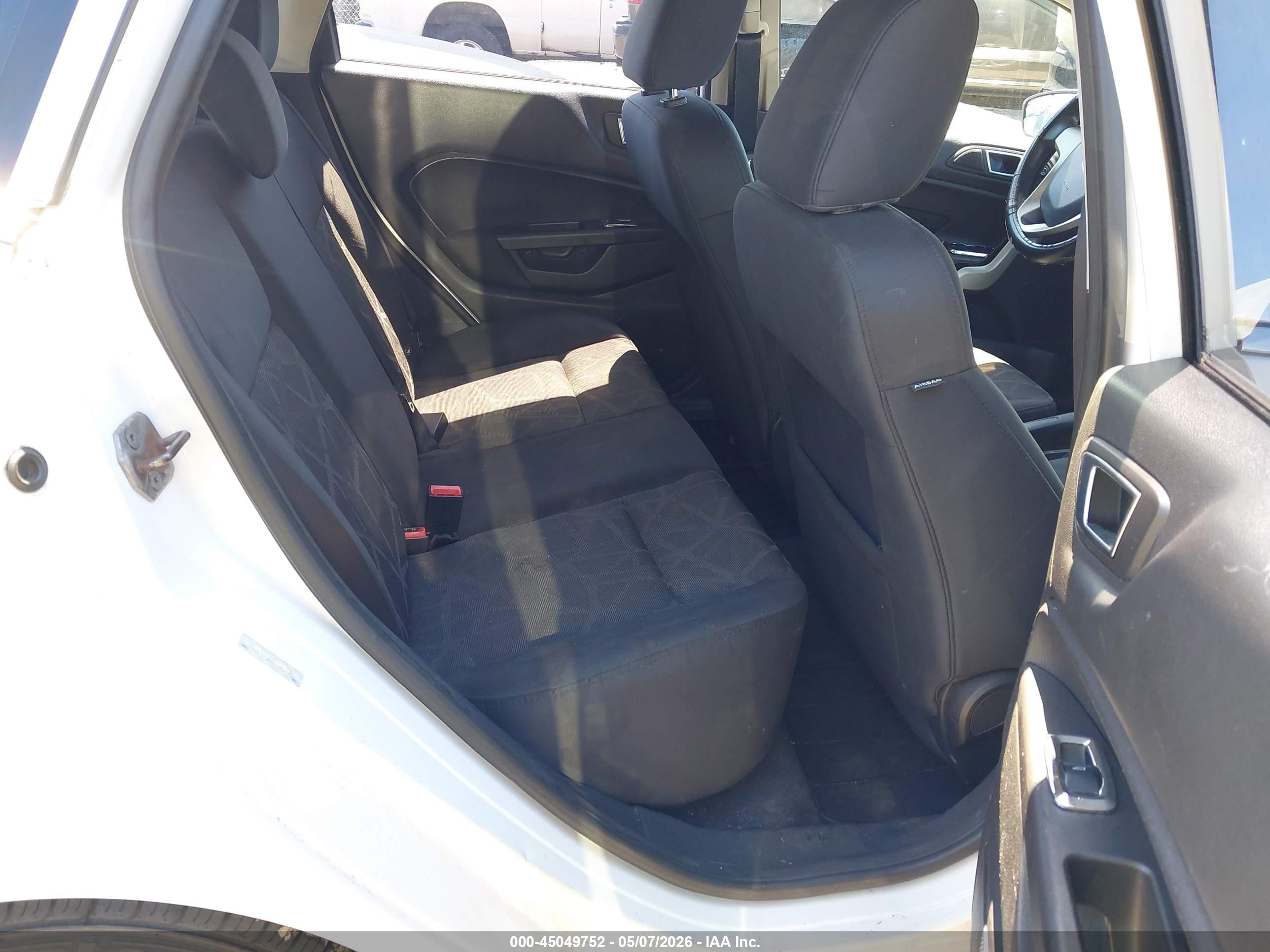 FORD FIESTA image 8