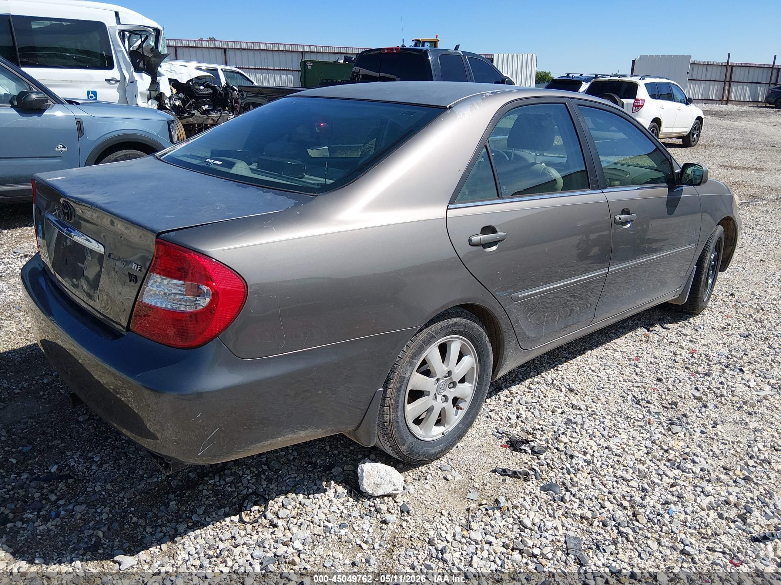 TOYOTA CAMRY image 4