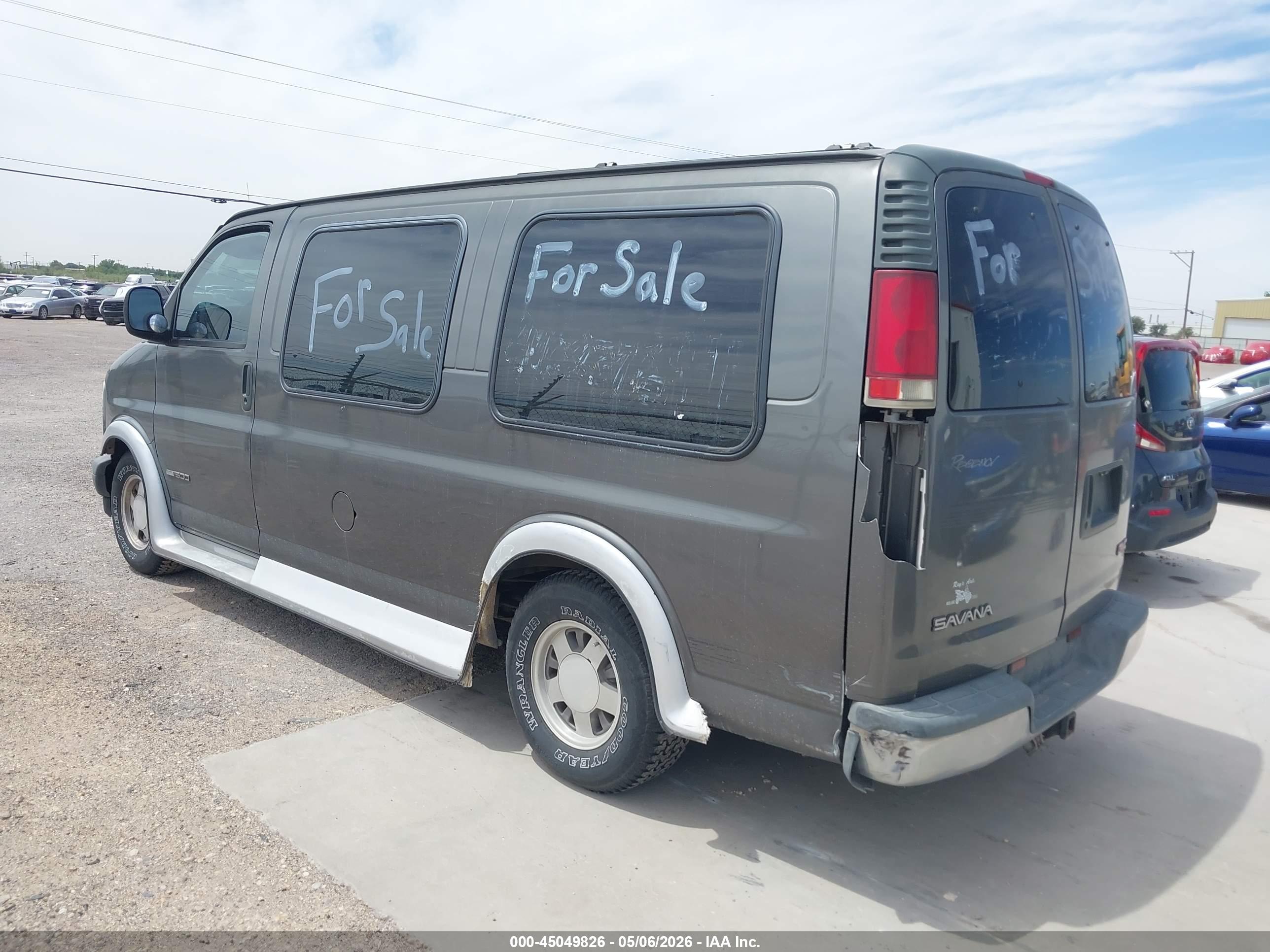 GMC SAVANA image 3