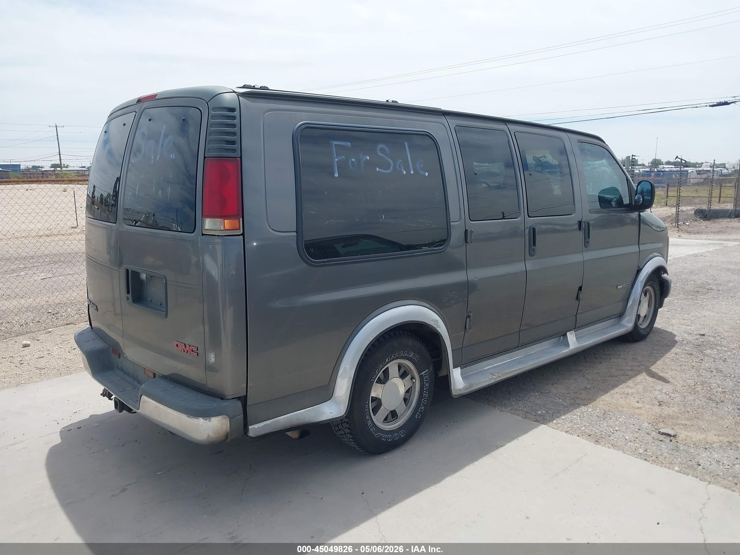 GMC SAVANA image 4