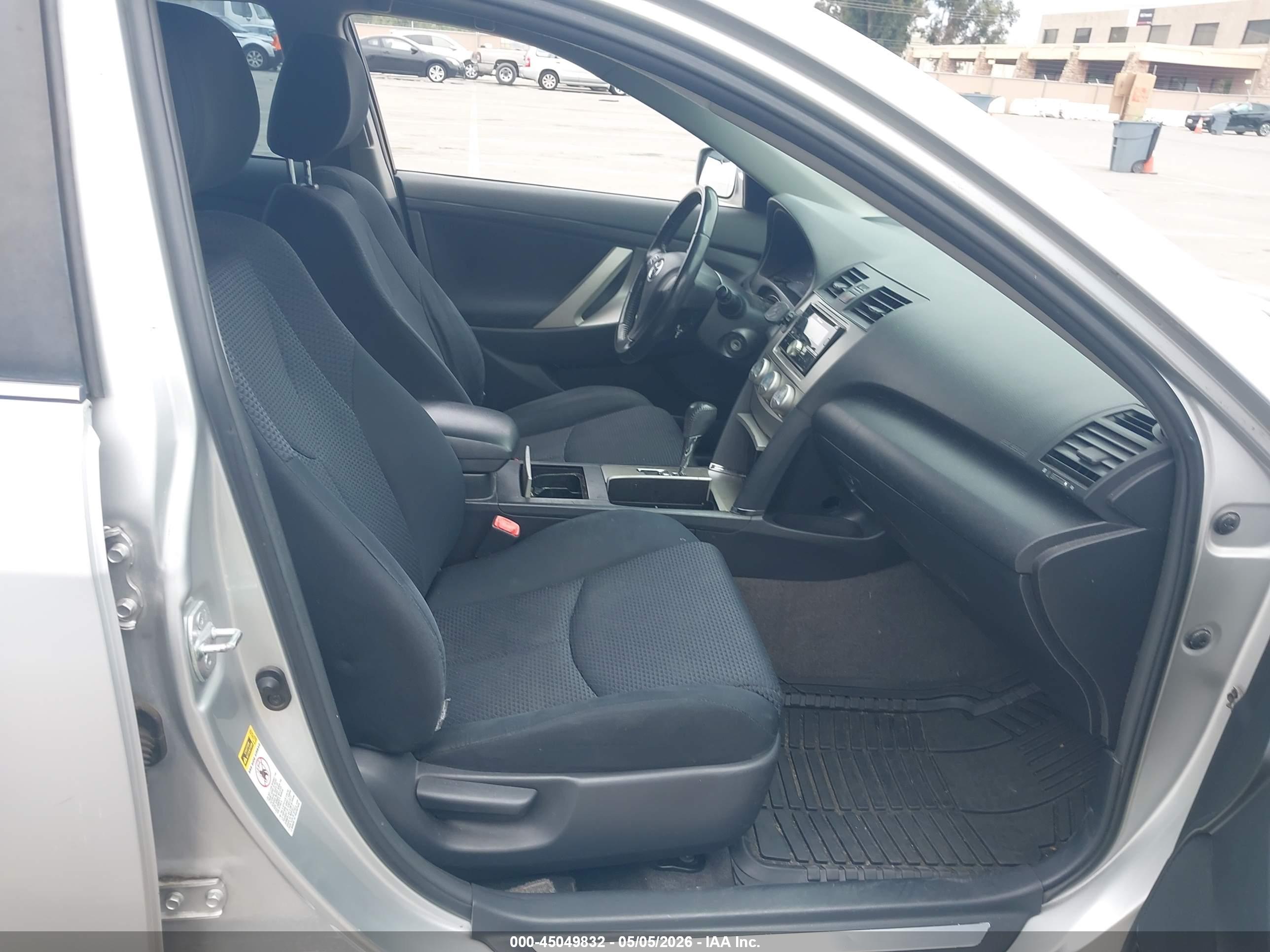 TOYOTA CAMRY image 5
