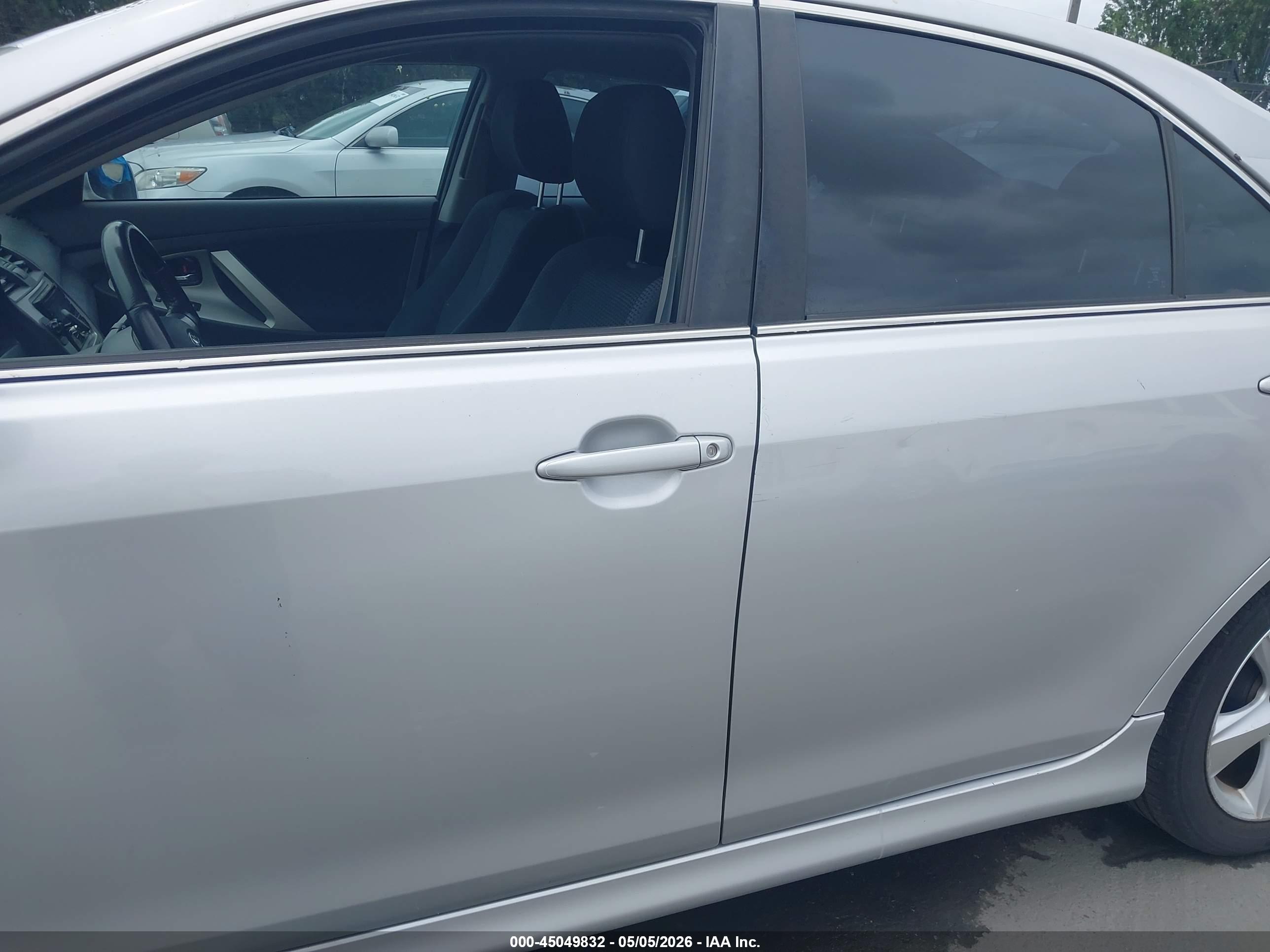 TOYOTA CAMRY image 6