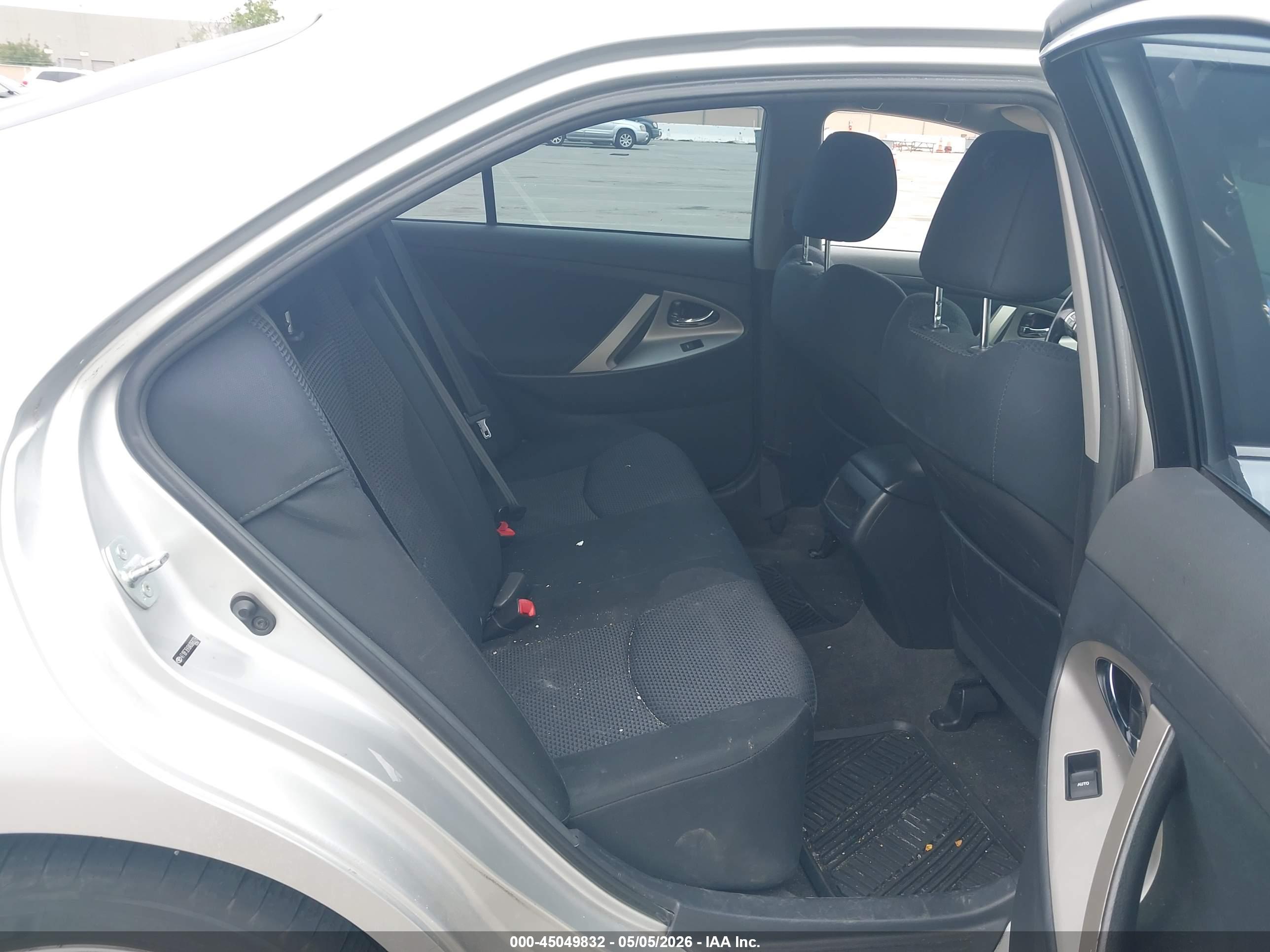 TOYOTA CAMRY image 8