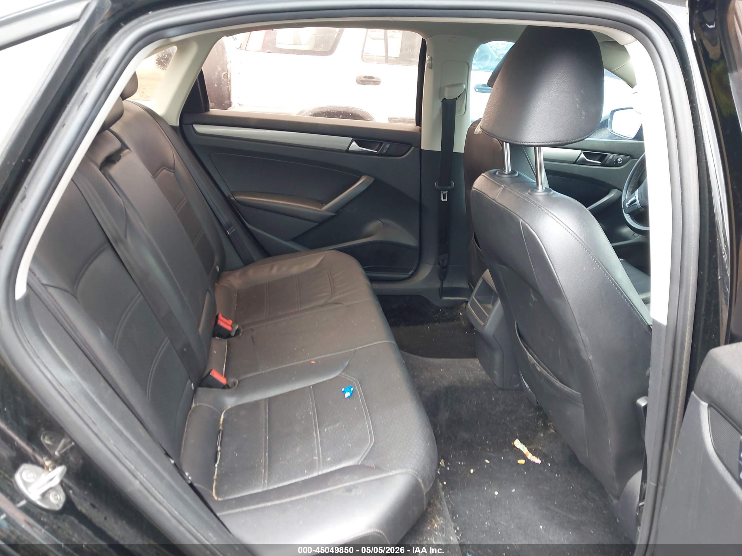 VOLKSWAGEN PASSAT image 8