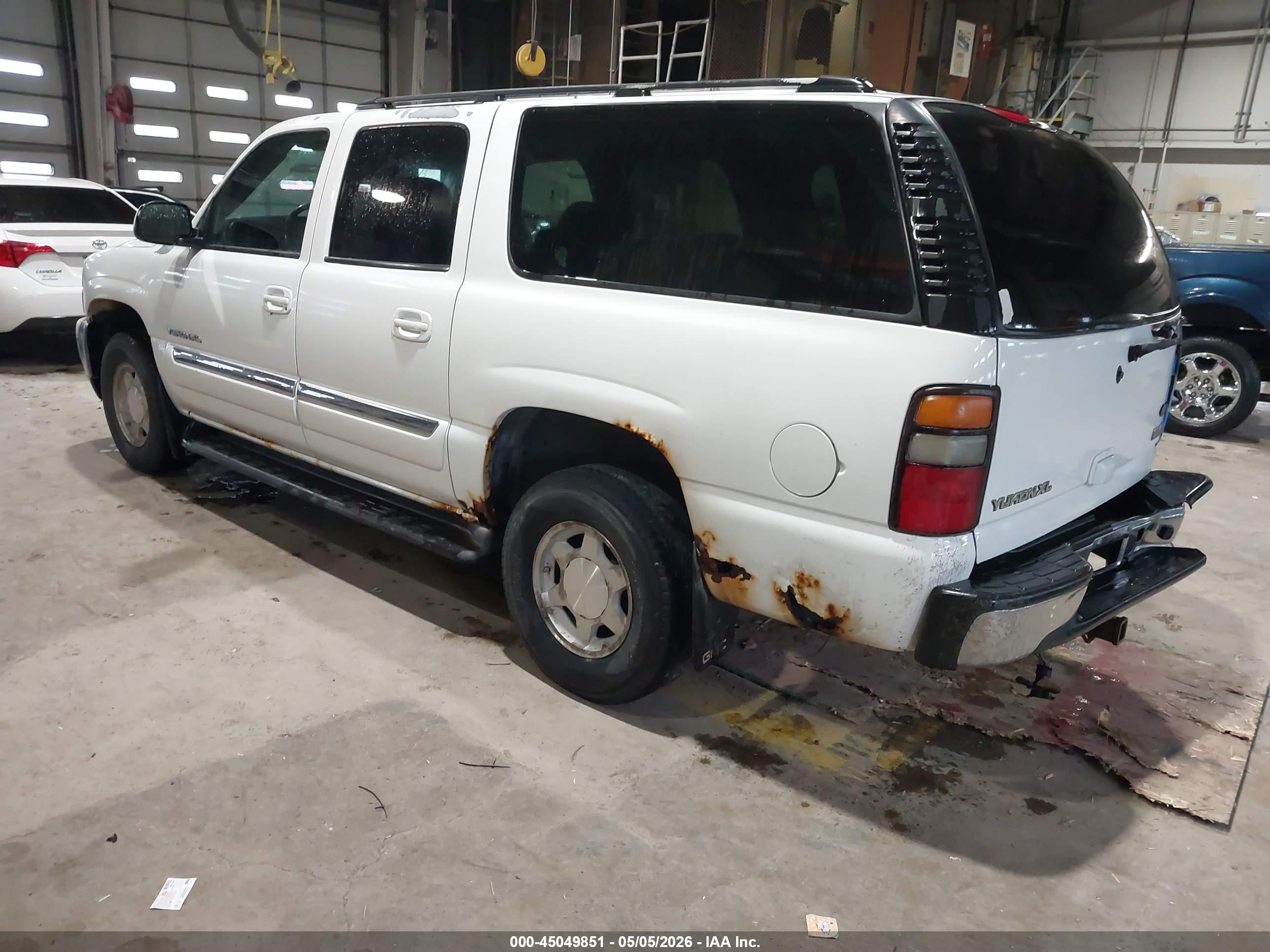GMC YUKON image 3